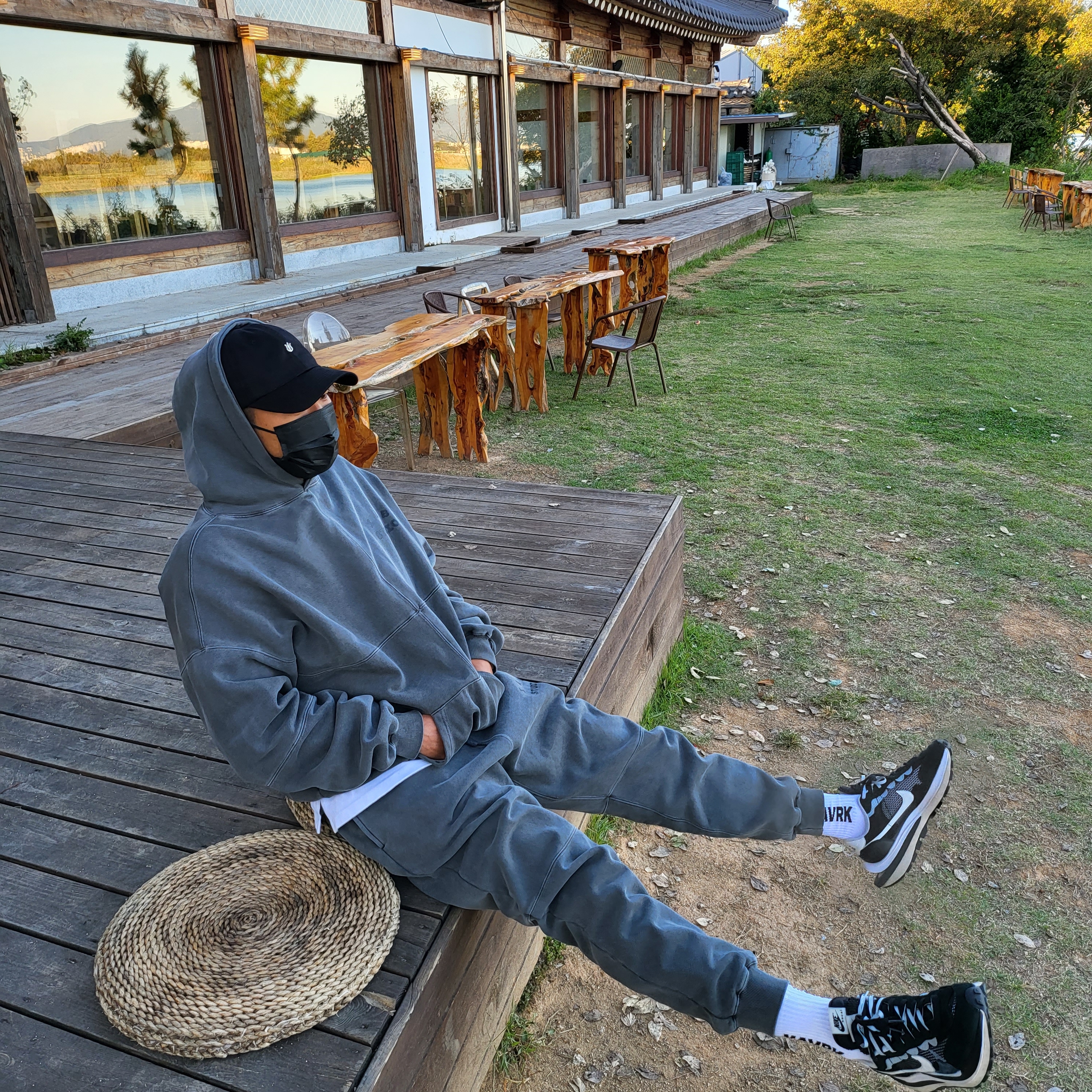 IAB Studio Blocked Pigment Hoodie Black, IAB Studio Blocked Pigment Sweatpants Black 착용 스타일