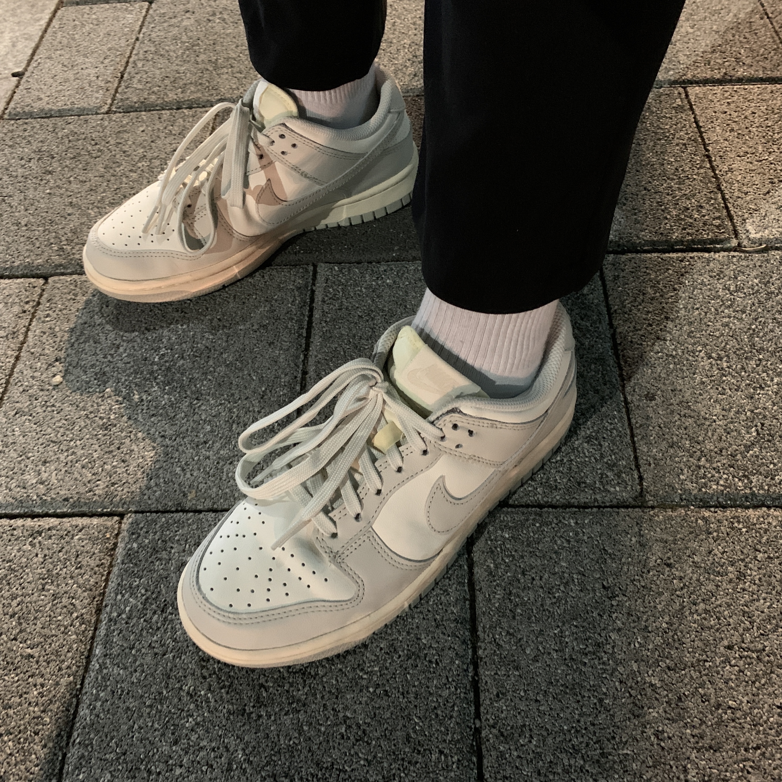 (W) Nike Dunk Low Light Bone 착용 스타일 - 1
