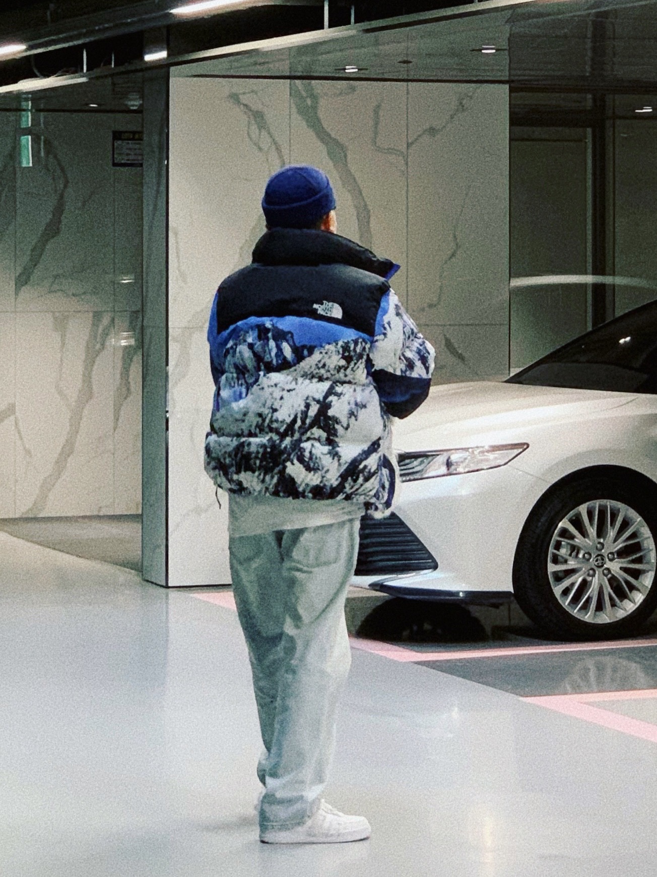 Supreme x The North Face Mountain Baltoro Jacket Blue White - 17FW, Nike x Cactus Plant Flea Market Air Force 1 Low Premium White 착용 스타일 - 1