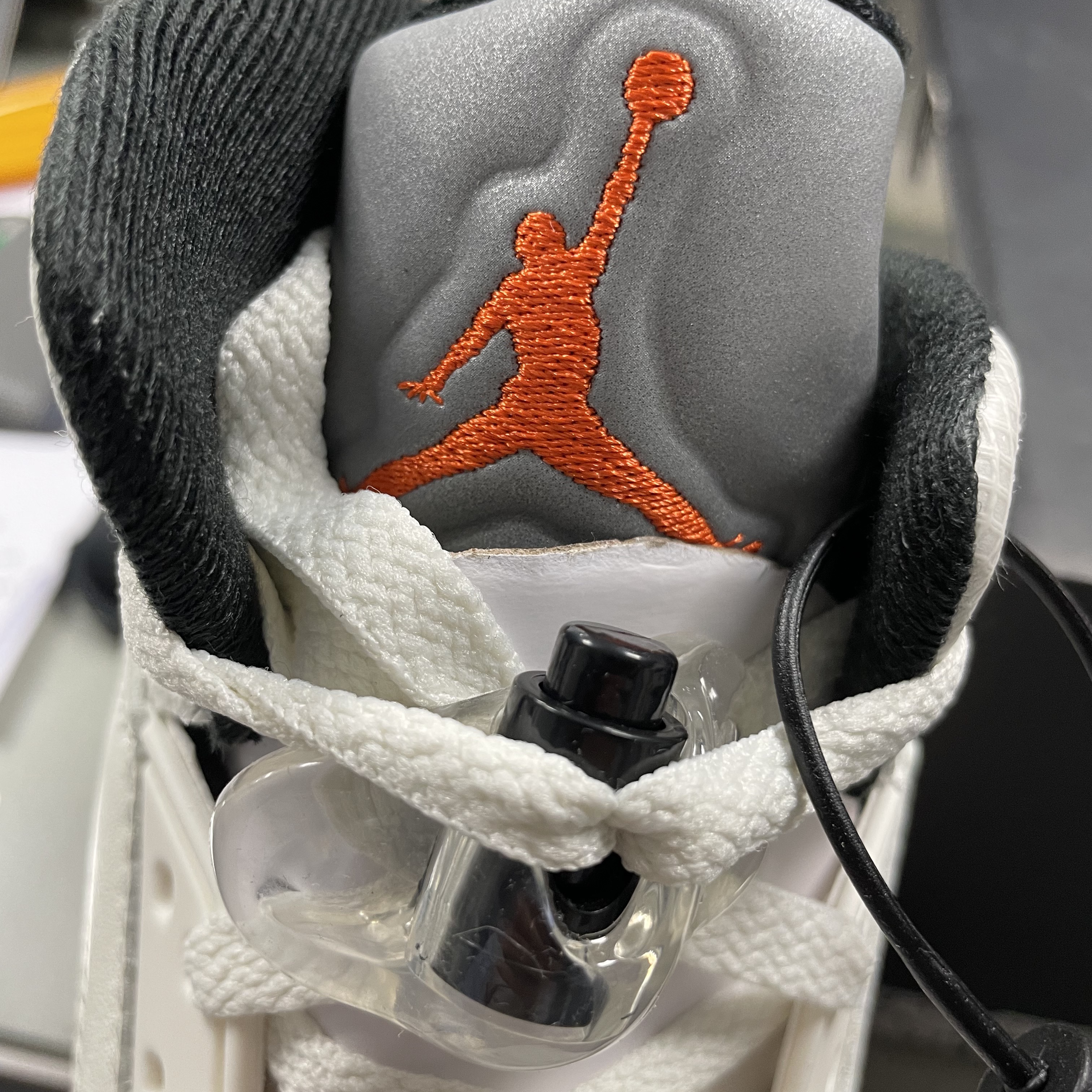 Jordan 5 Retro Orange Blaze 착용 스타일 - 3