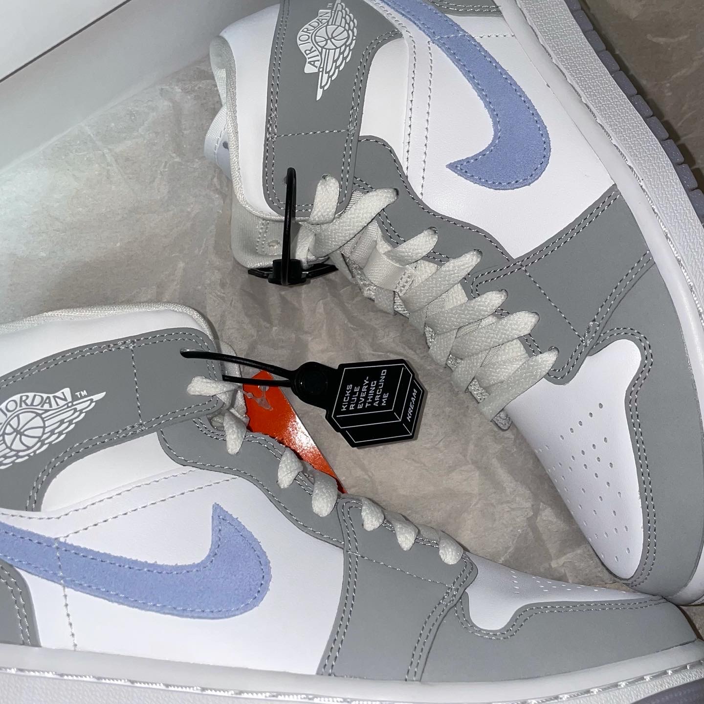 (W) Jordan 1 Mid Wolf Grey 착용 스타일 - 2