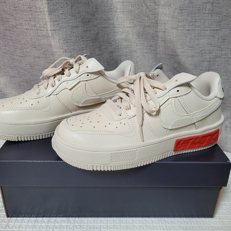 (W) Nike Air Force 1 Fontanka Pearl White 착용 스타일 - 1