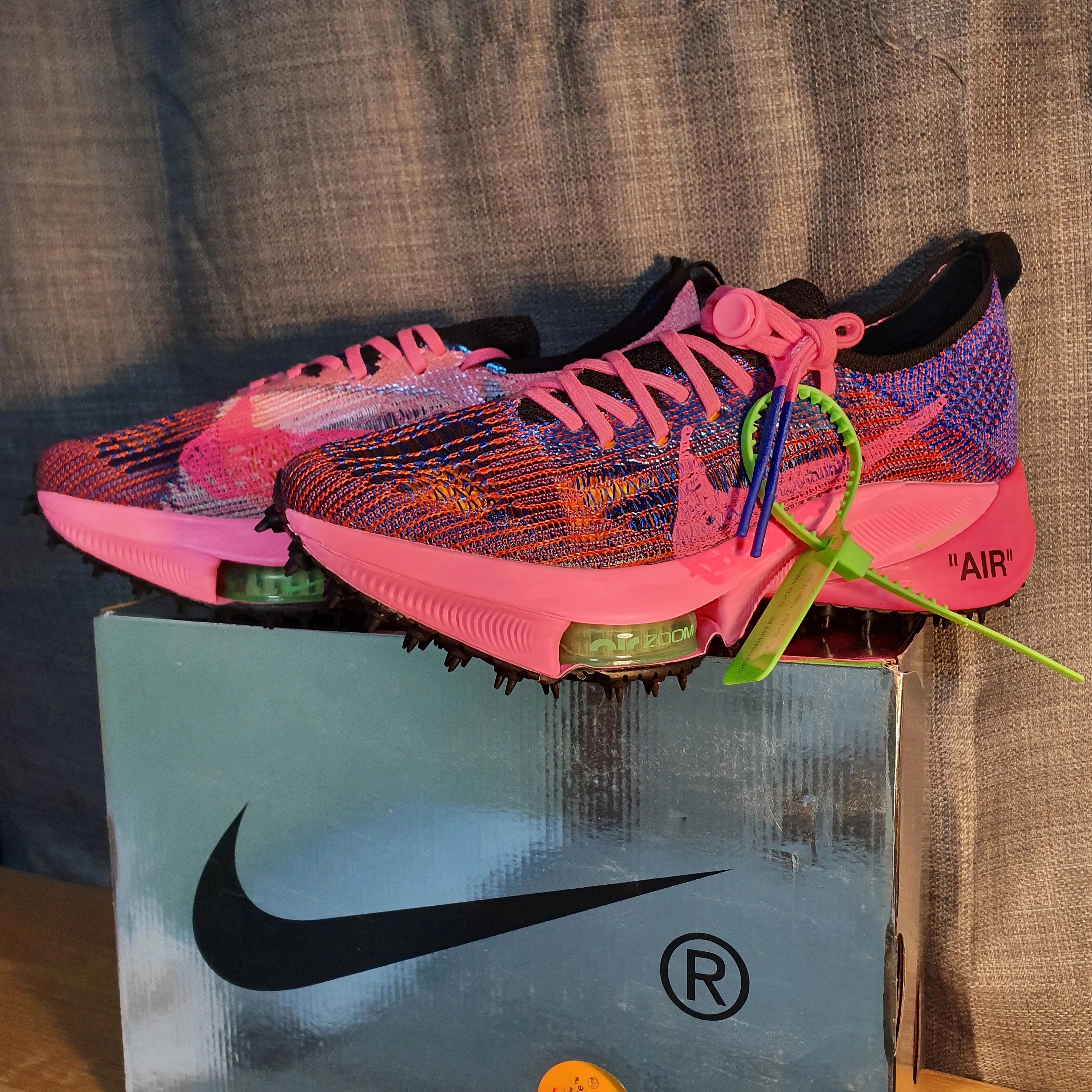Nike x Off-White Air Zoom Tempo Next% Pink Glow 착용 스타일