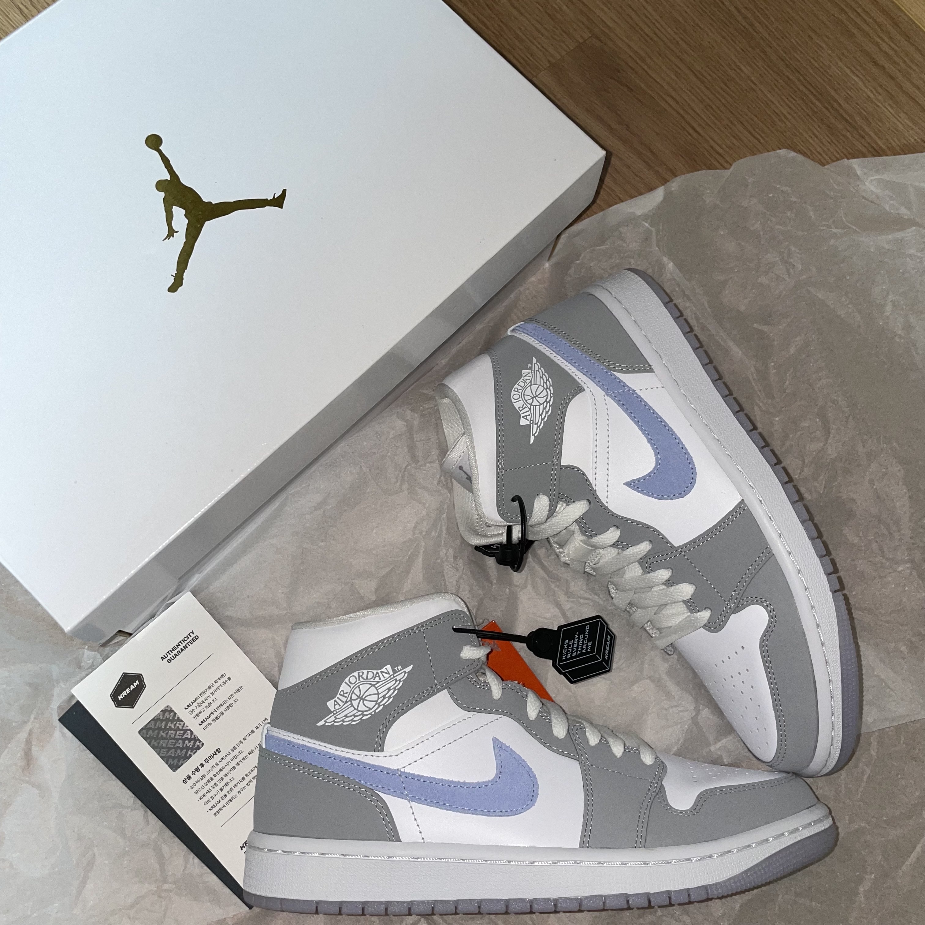 (W) Jordan 1 Mid Wolf Grey 착용 스타일 - 1