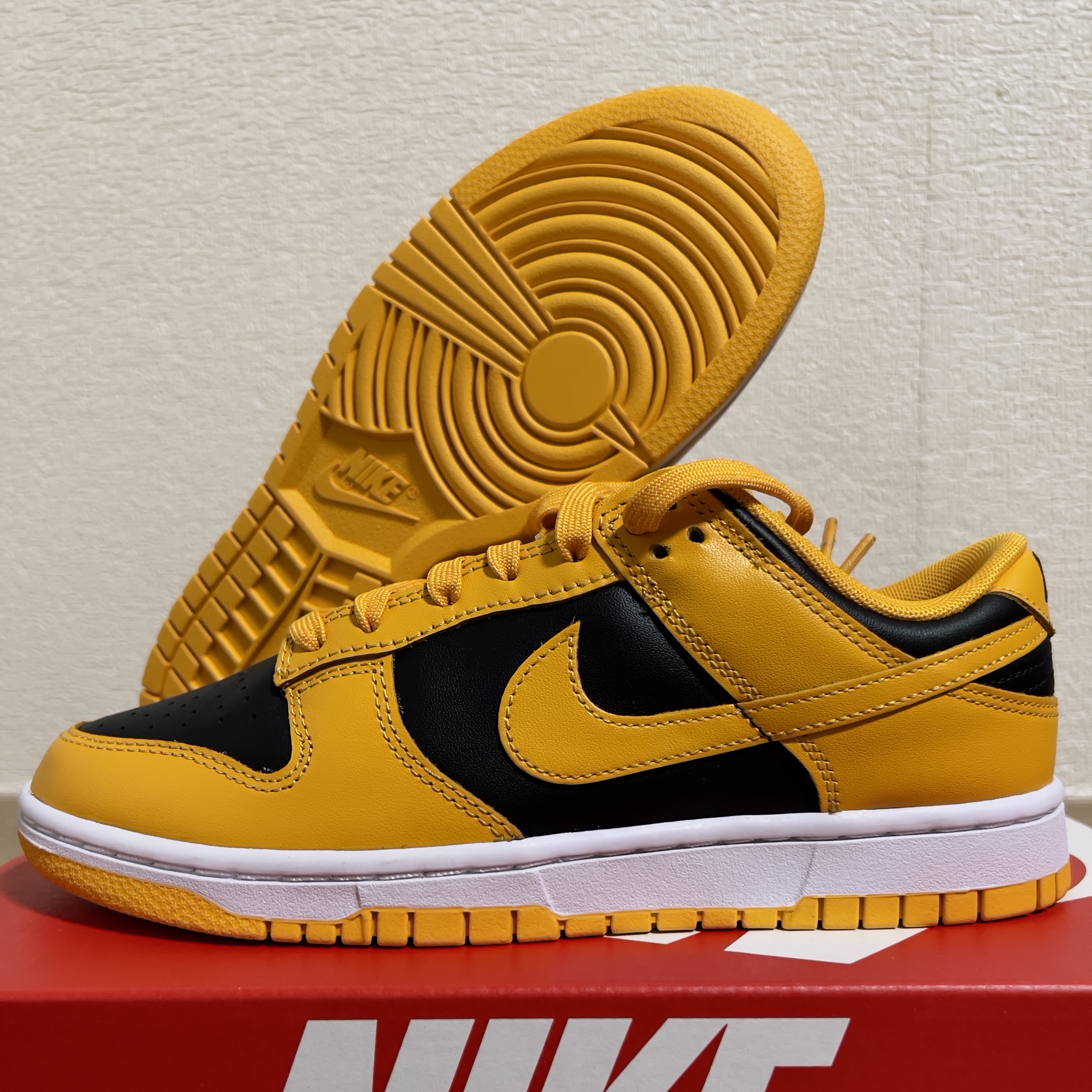 Nike Dunk Low Retro Championship Goldenrod 착용 스타일 - 1