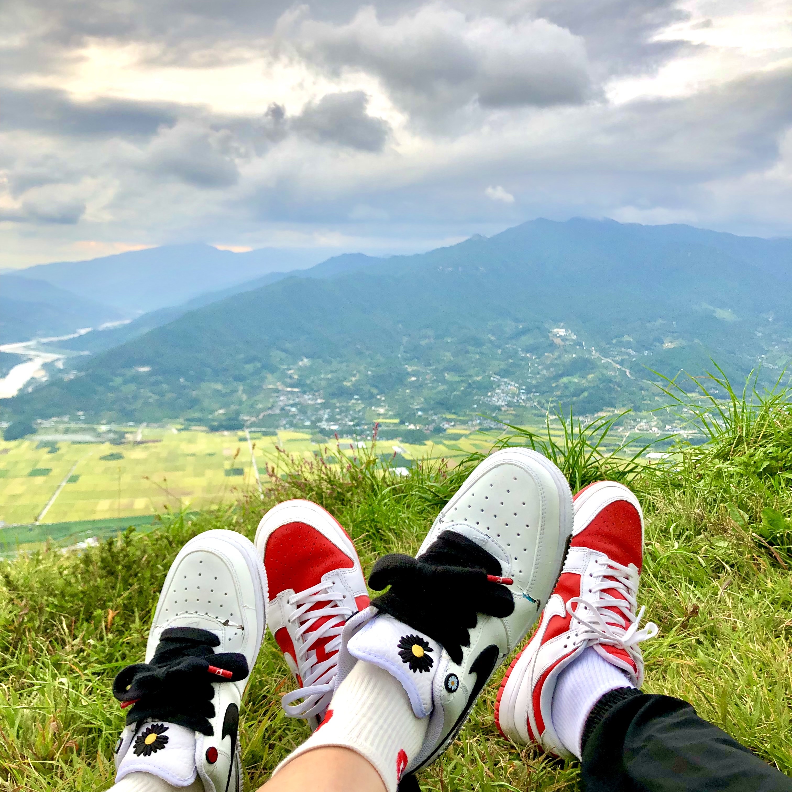 Nike Dunk Low Retro Championship Red, Nike x Peaceminusone Air Force 1 Low Para-Noise 2.0 착용 스타일