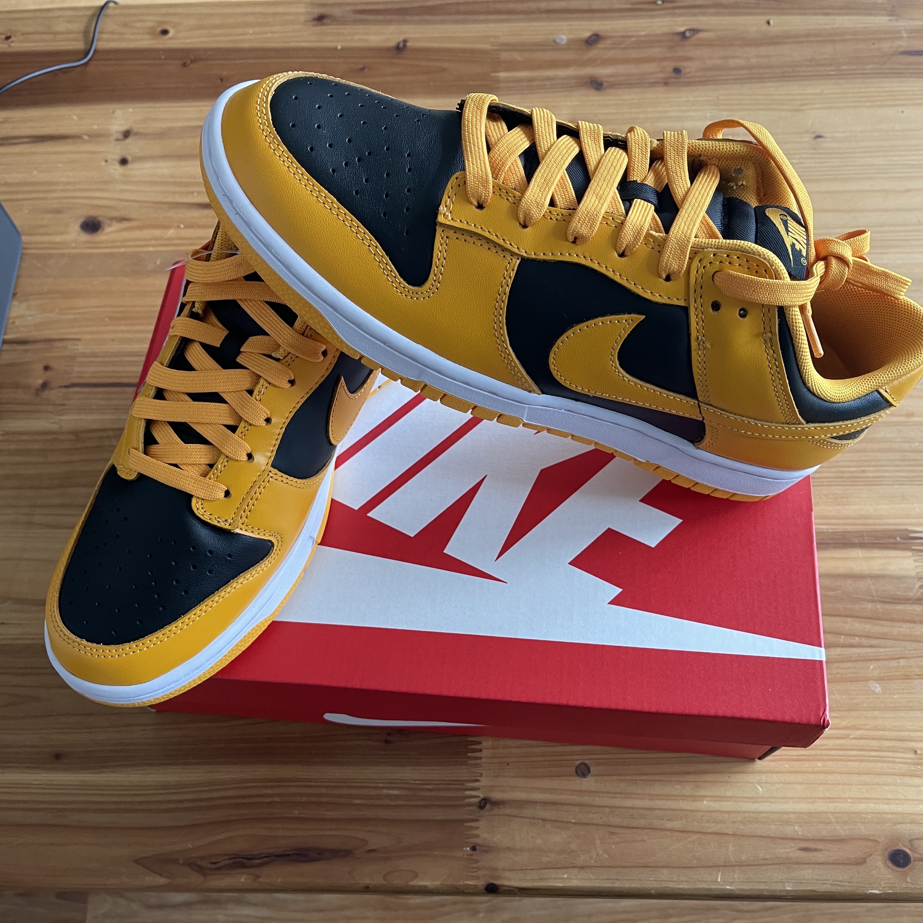 Nike Dunk Low Retro Championship Goldenrod 착용 스타일 - 1