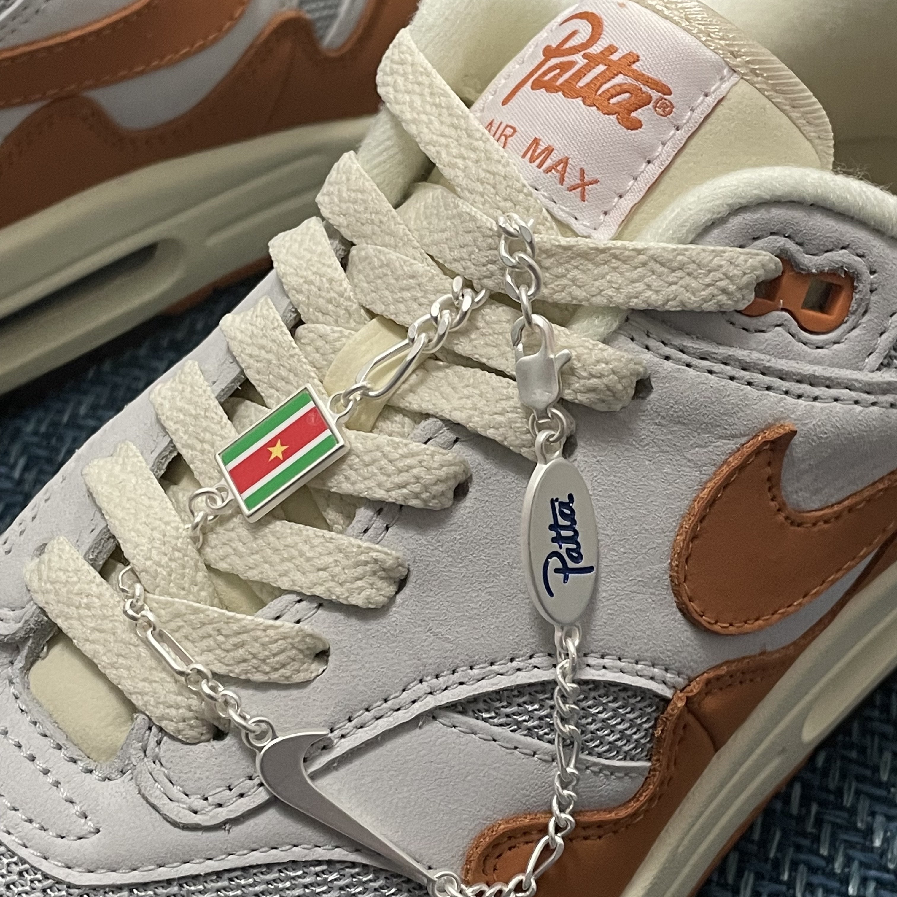 Nike x Patta Air Max 1 Monarch 착용 스타일 - 1
