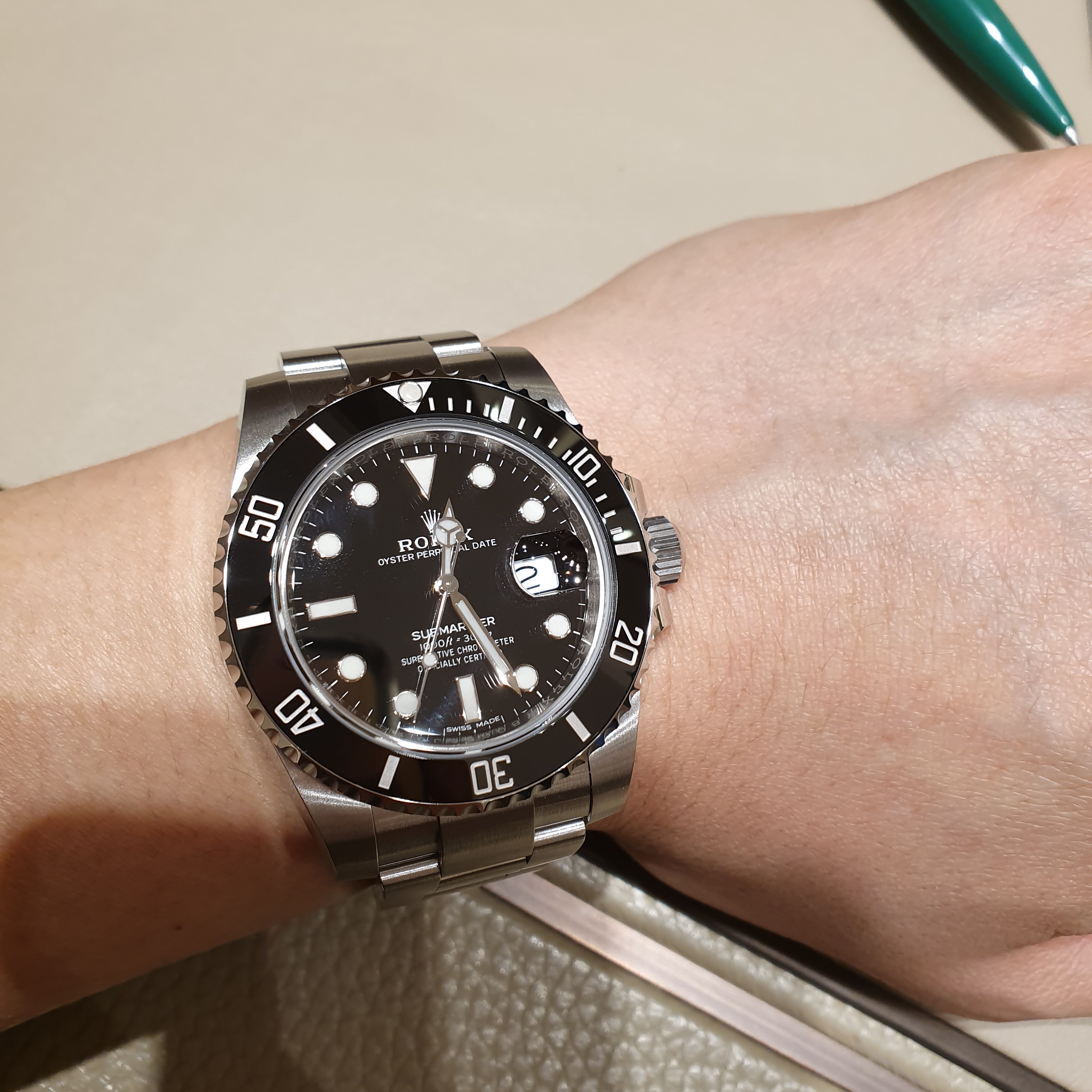 Rolex Submariner Date 40mm 116610LN Black Oyster 착용 스타일 - 1