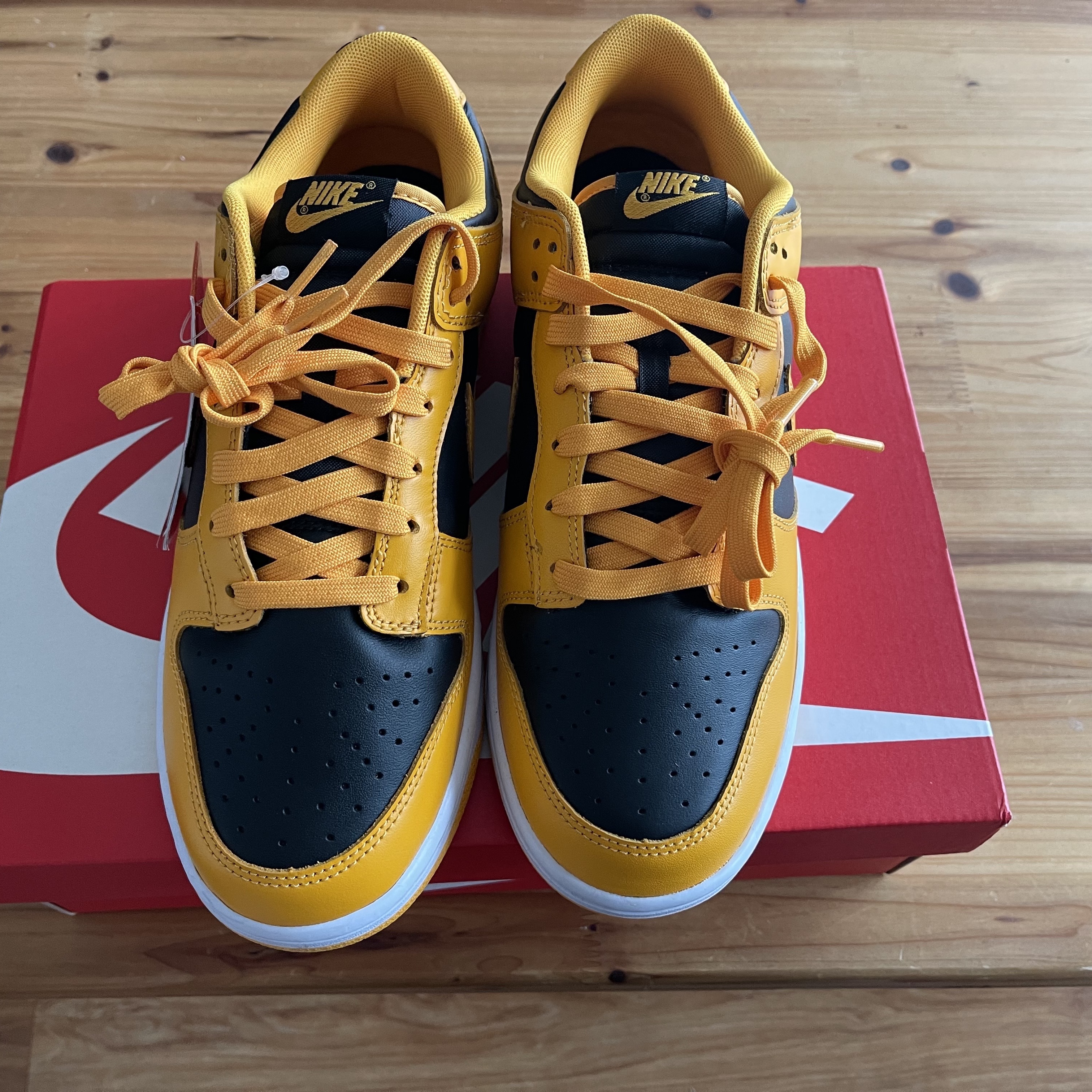 Nike Dunk Low Retro Championship Goldenrod 착용 스타일 - 3