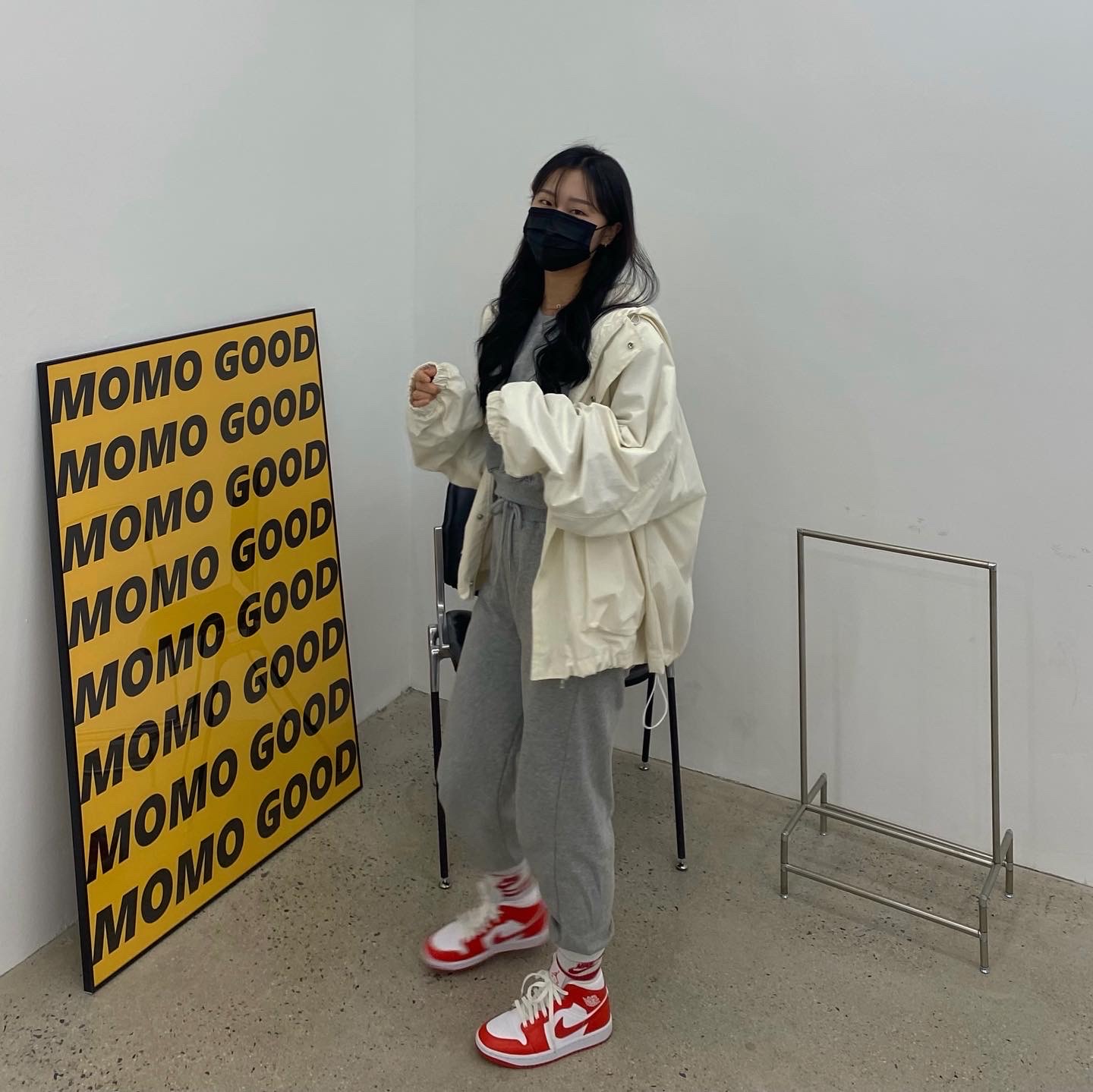 (W) Jordan 1 Mid Habanero Red 착용 스타일 - 3