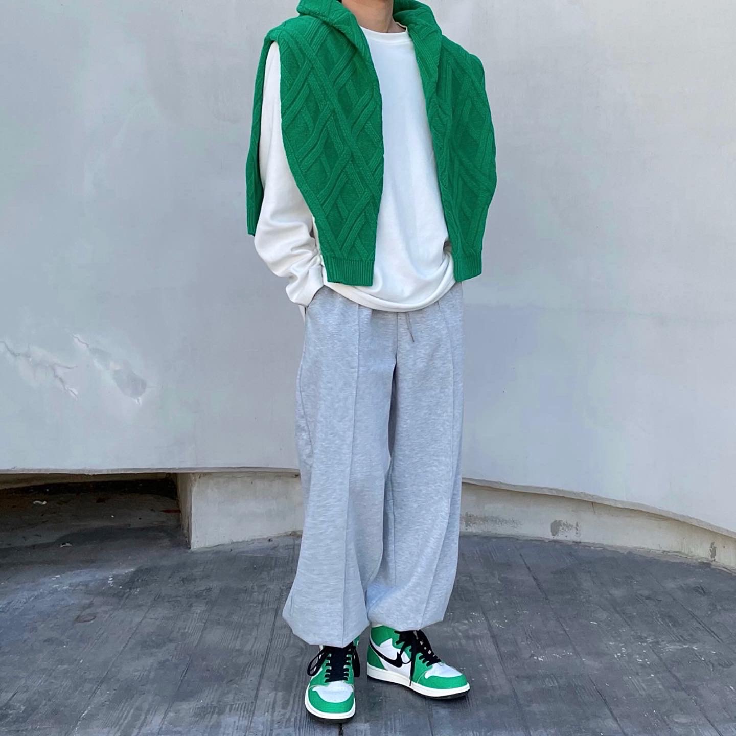 (W) Jordan 1 Retro High OG Lucky Green 착용 스타일 - 1