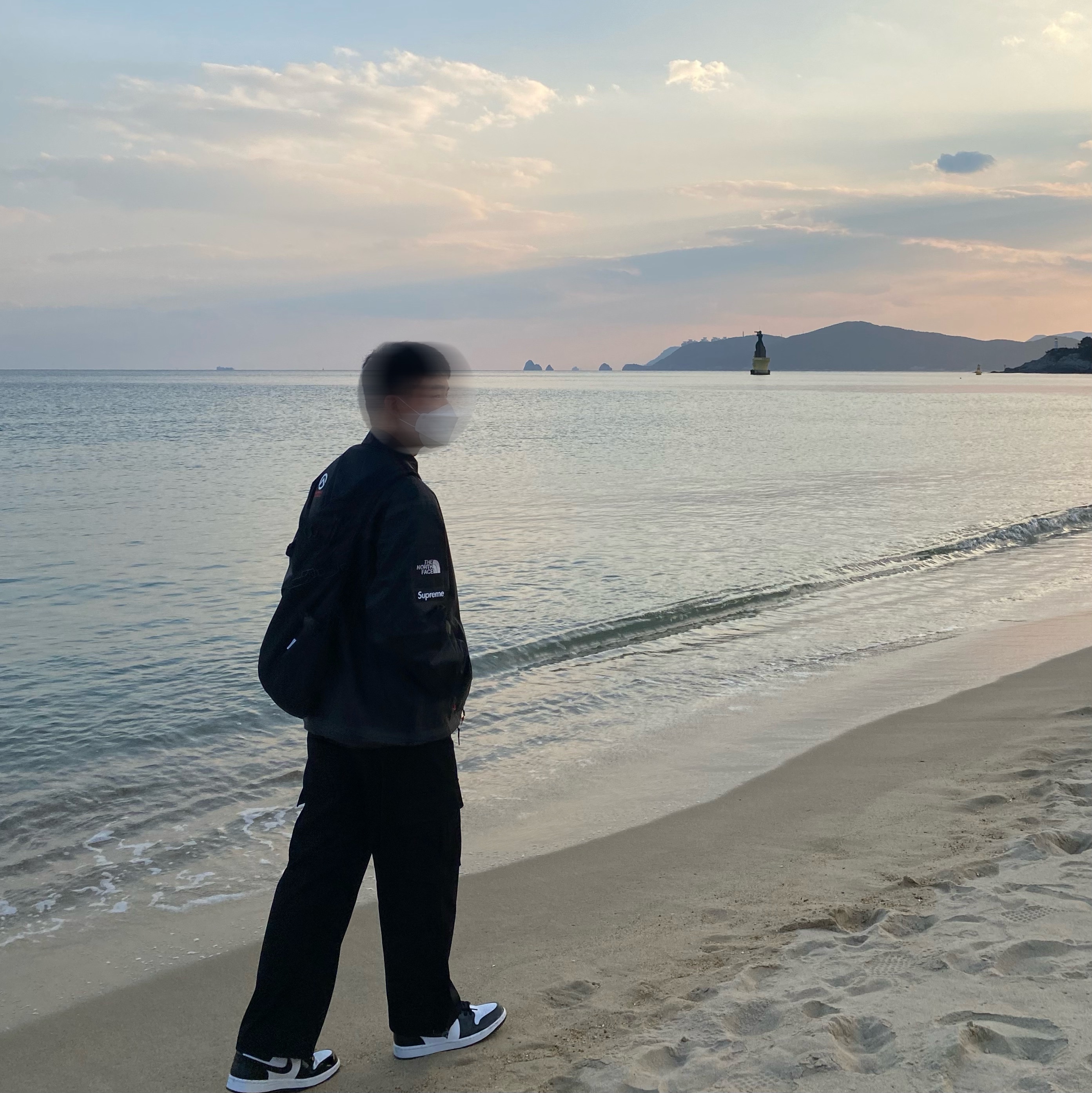 Supreme x The North Face Summit Series Outer Tape Seam Coaches Jacket Black - 21SS, Jordan 1 Mid SE ASW Black 착용 스타일 - 2
