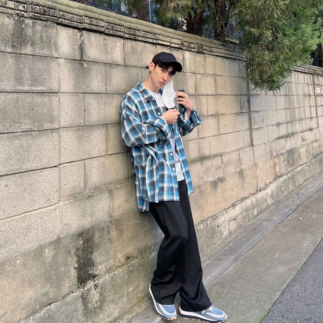 Nike x Sacai x Clot LDWaffle Cool Grey 착용 스타일 - 2