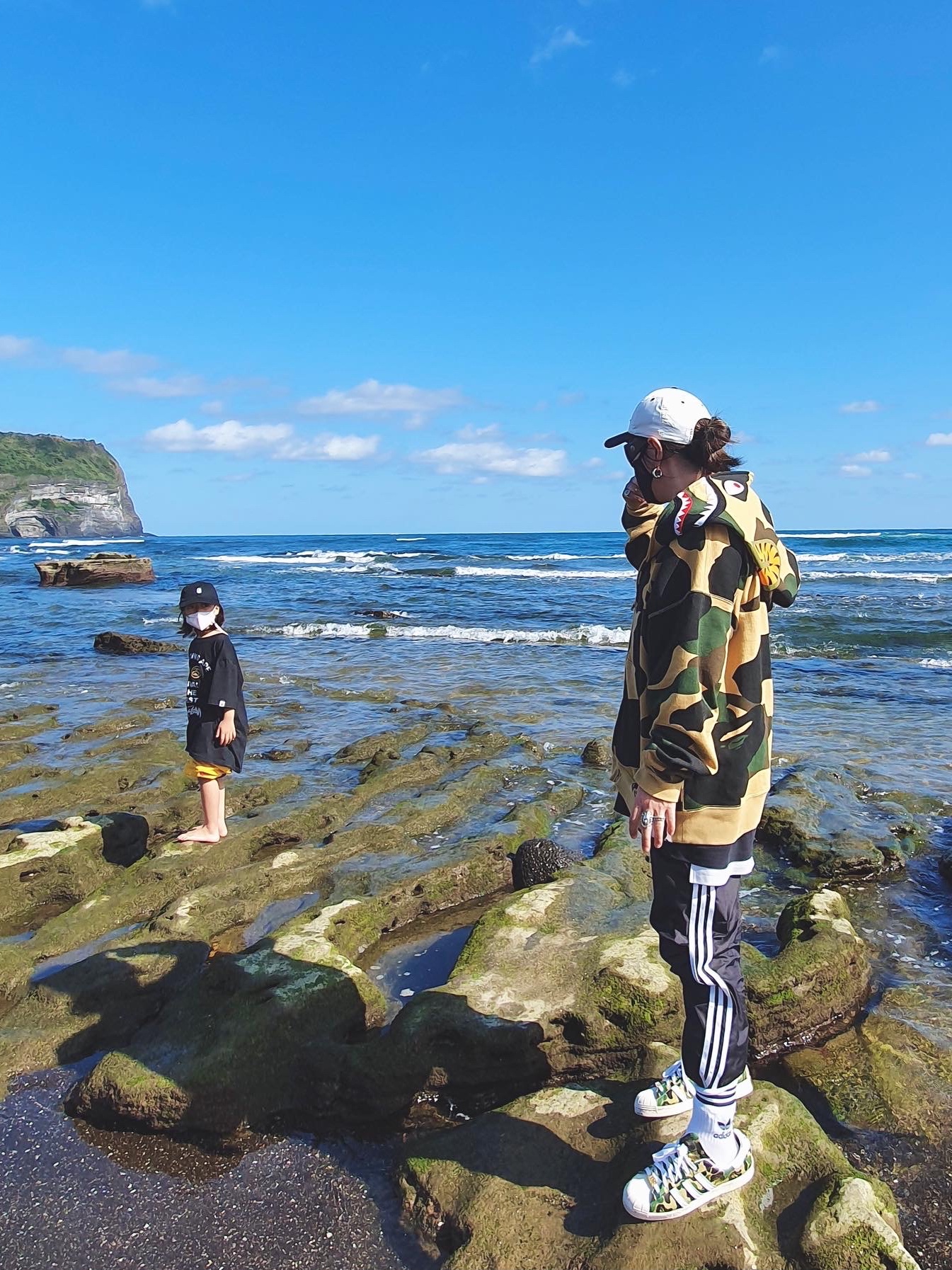 Adidas x BAPE Superstar 80s Green Camo 착용 스타일
