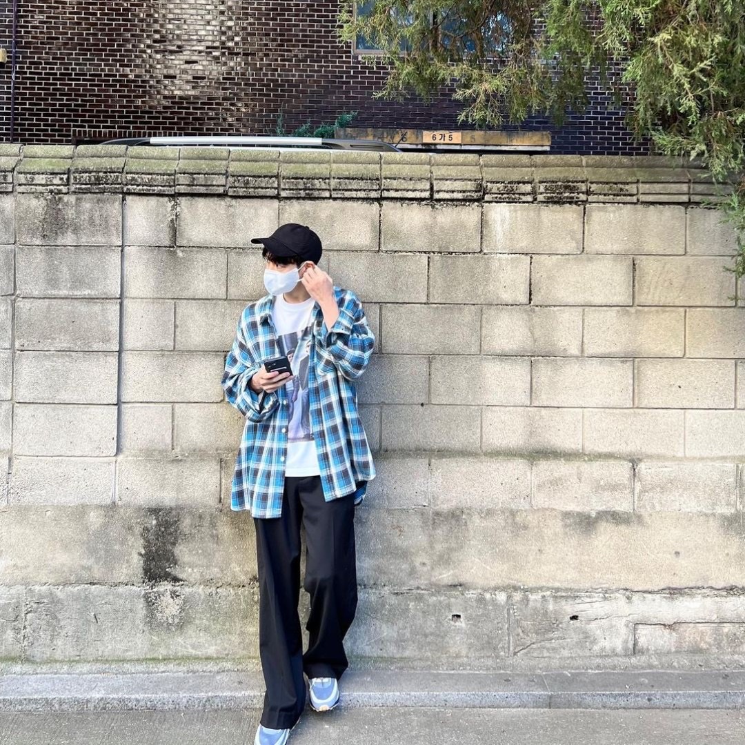 Nike x Sacai x Clot LDWaffle Cool Grey 착용 스타일 - 3