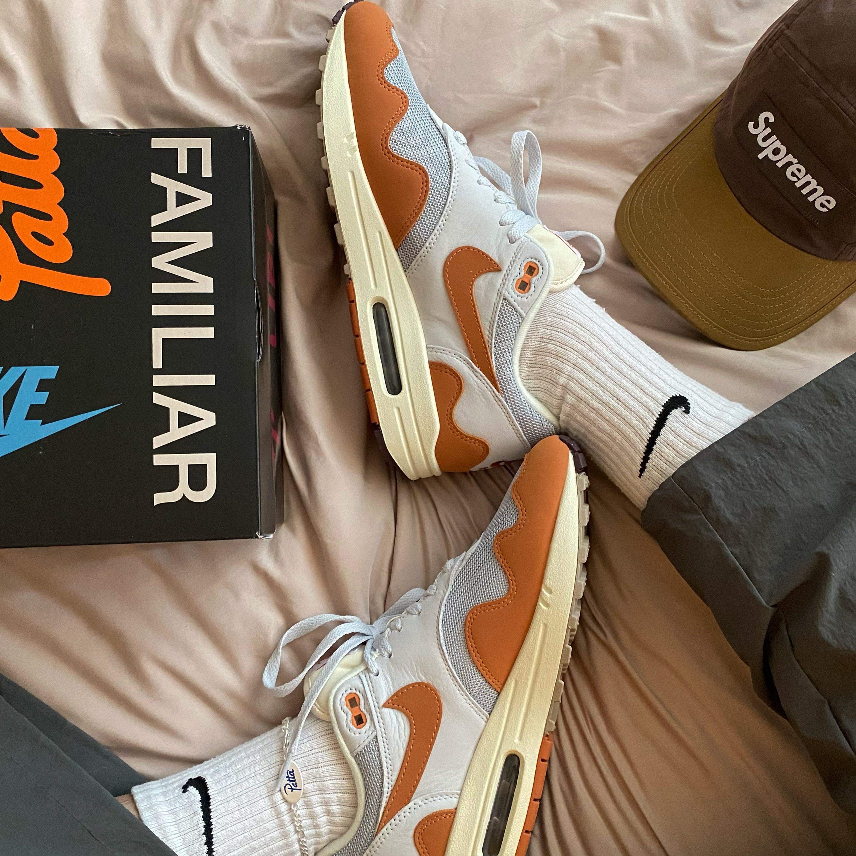 Nike x Patta Air Max 1 Monarch 착용 스타일