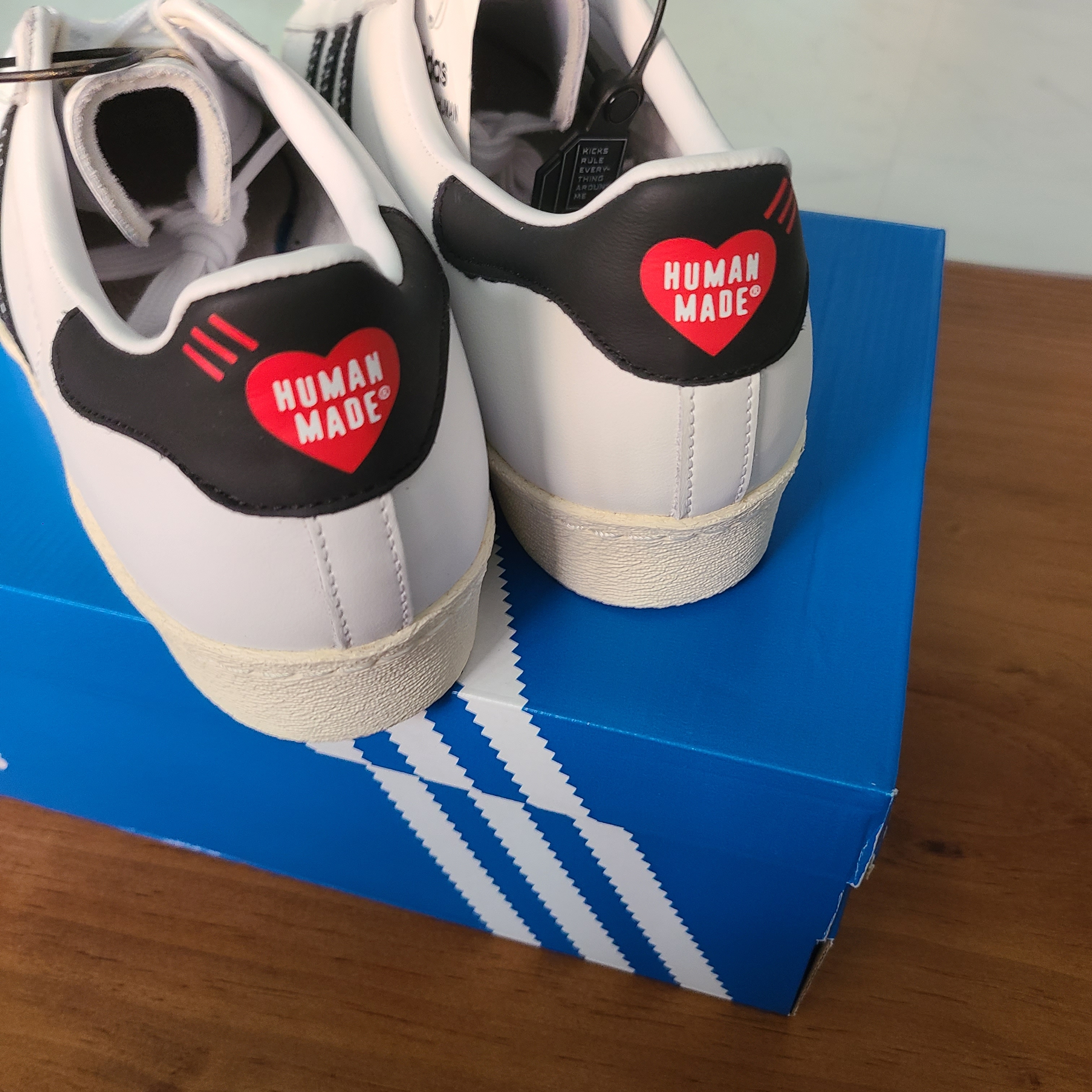 Adidas x Human Made Superstar White Black 착용 스타일 - 2