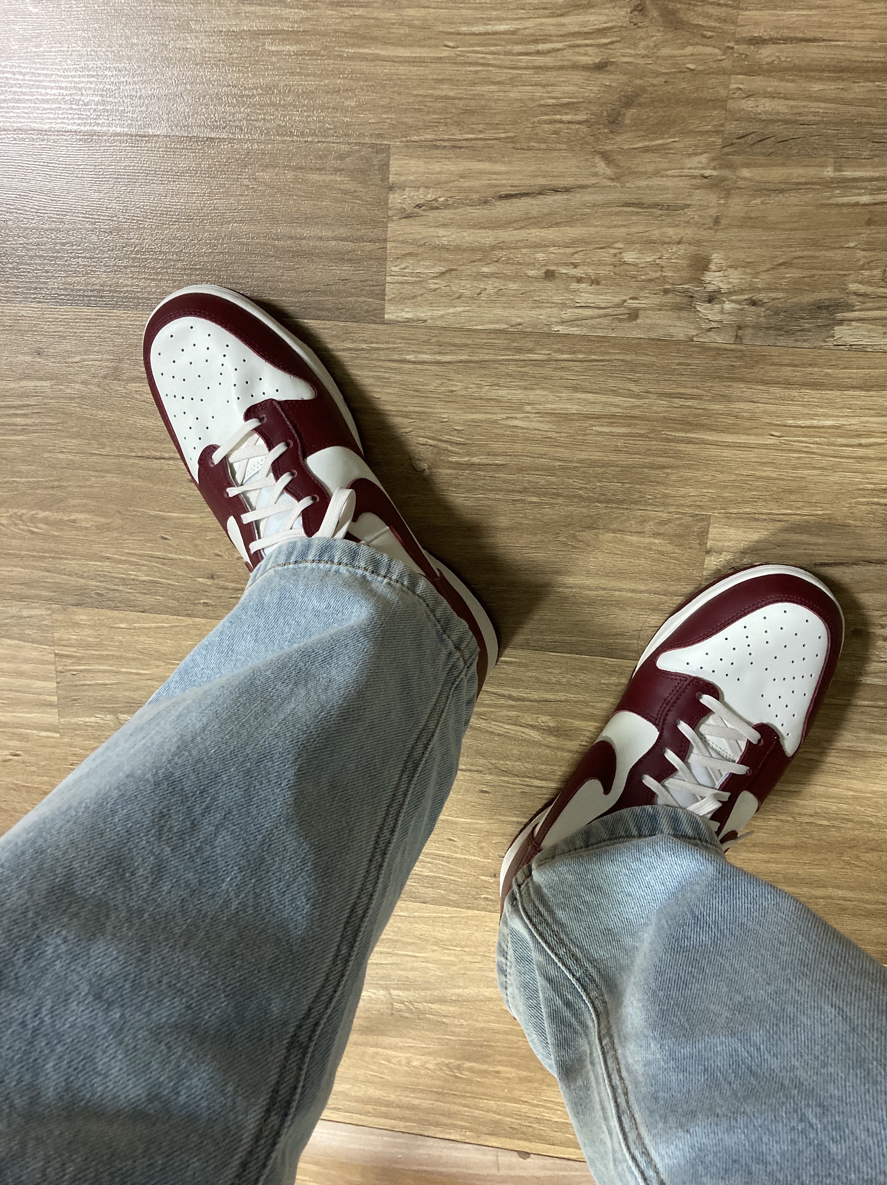 (W) Nike Dunk High Team Red 착용 스타일