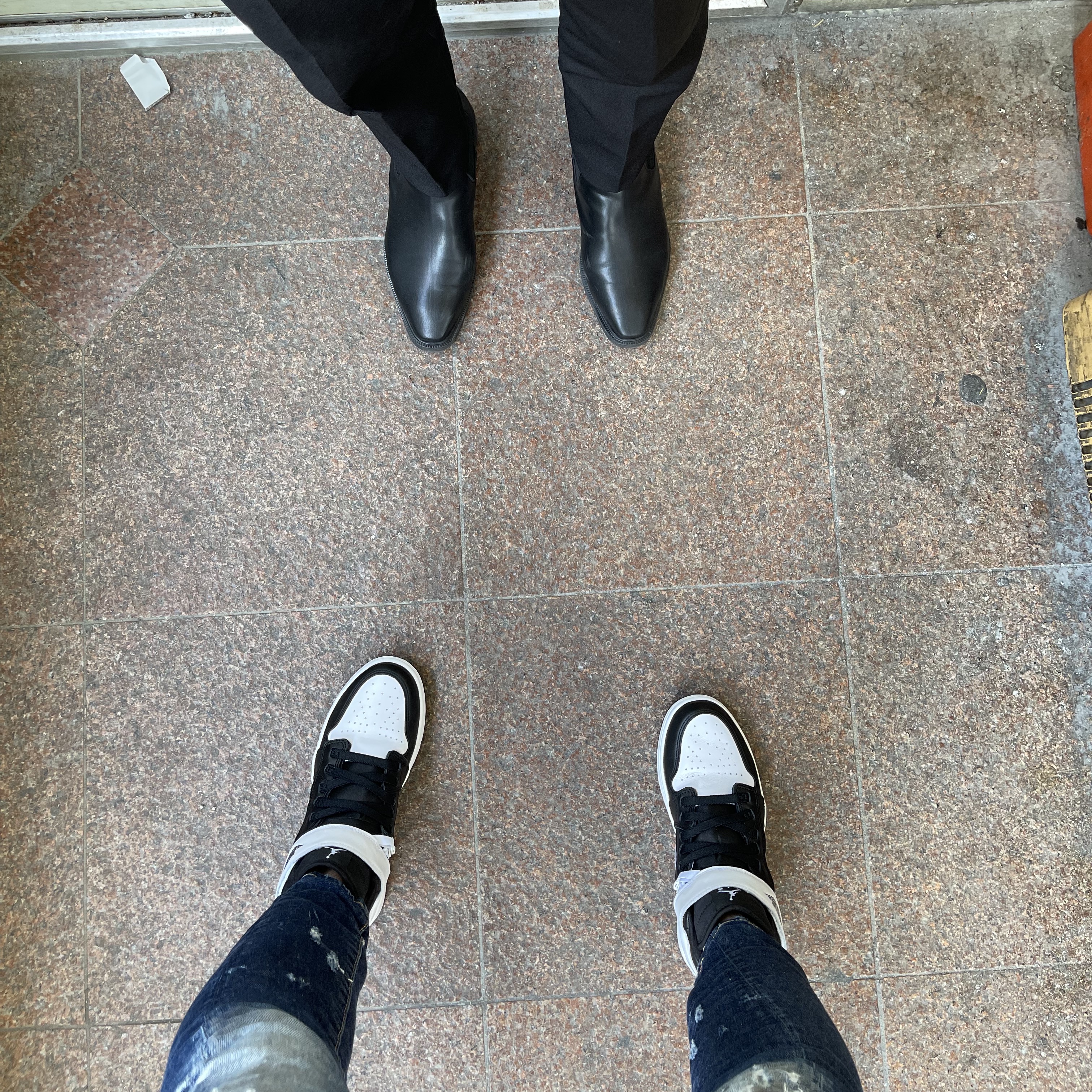 Jordan 1 High FlyEase Black White 착용 스타일