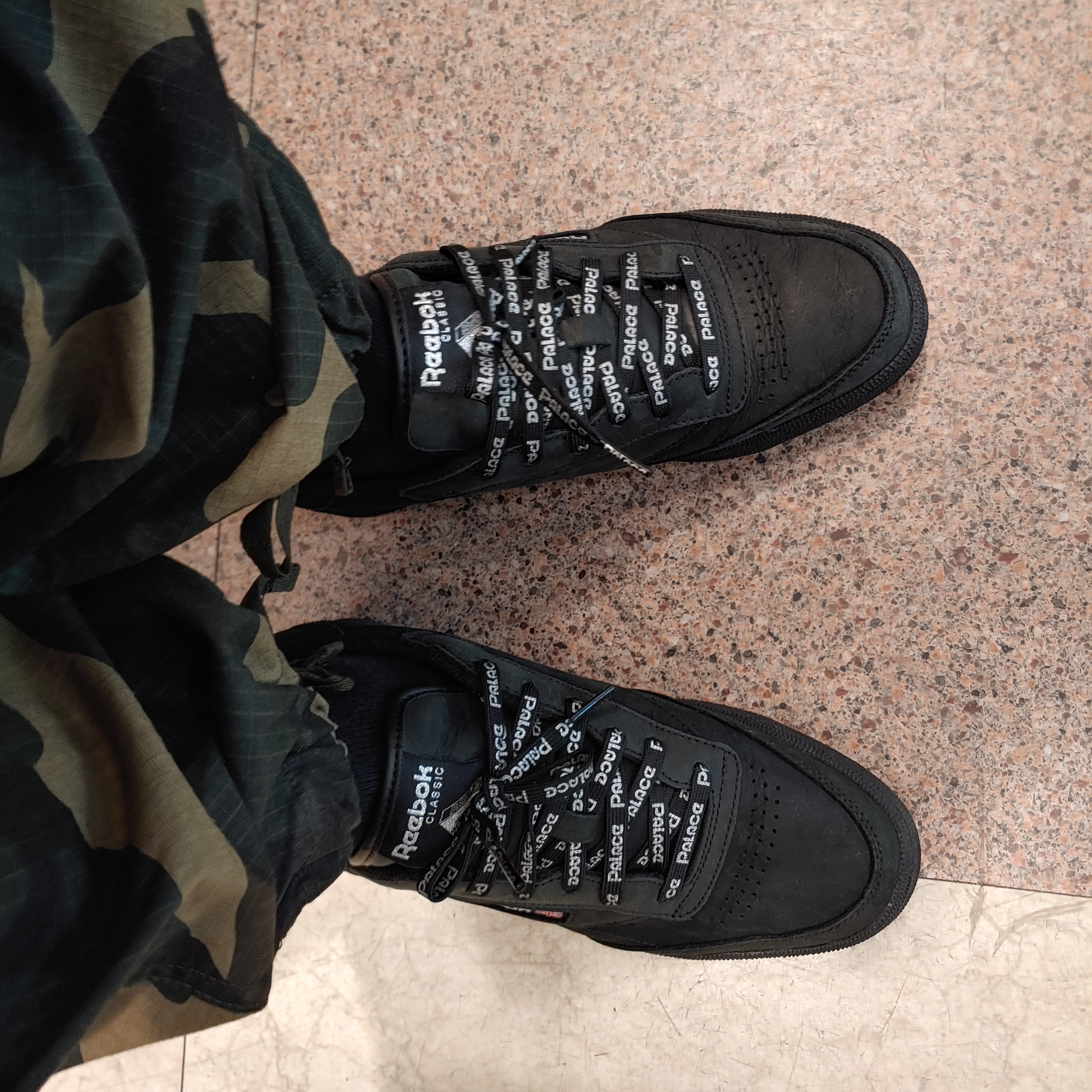 Reebok x Palace Club C Black 착용 스타일