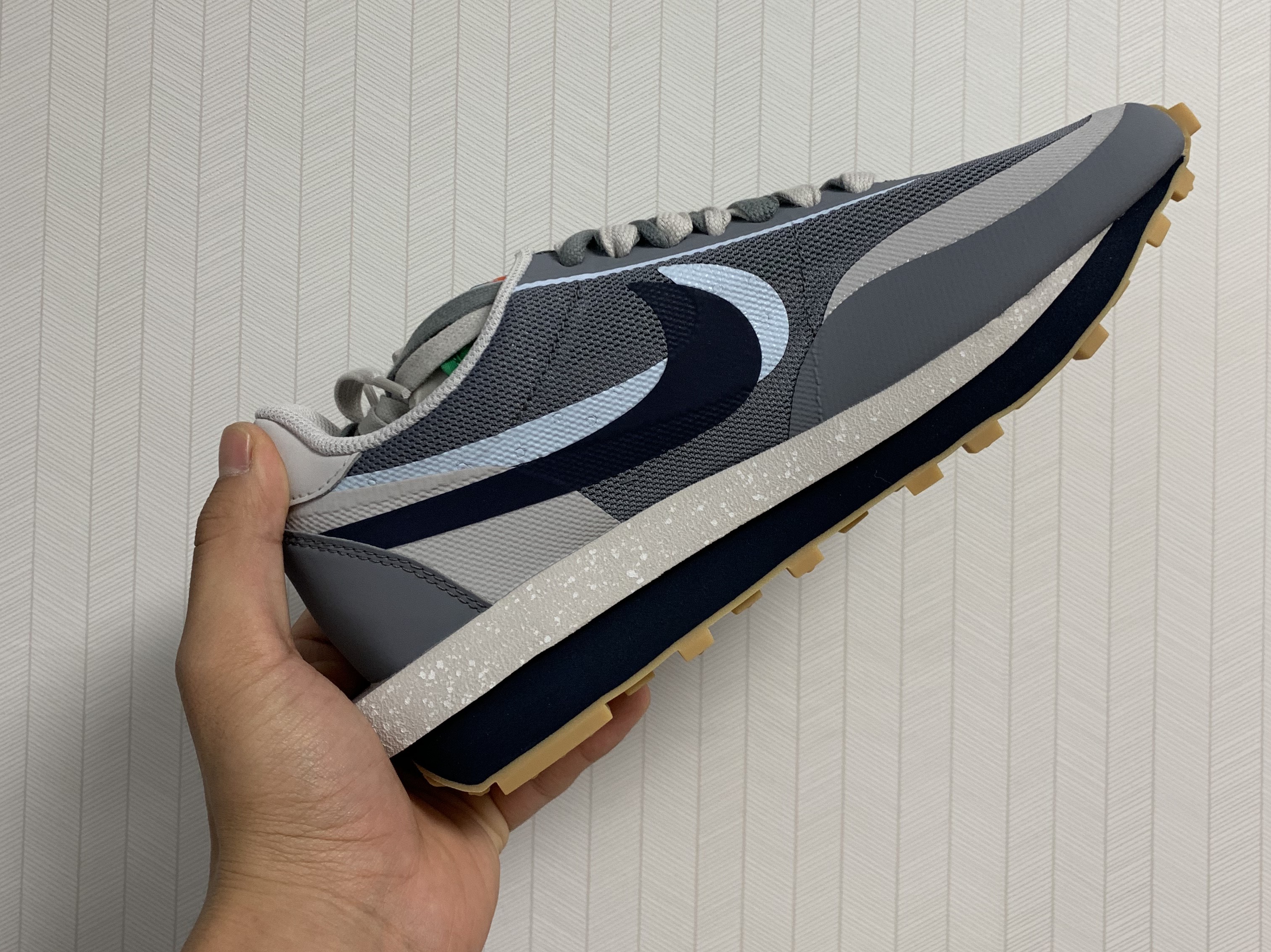 Nike x Sacai x Clot LDWaffle Cool Grey 착용 스타일 - 1