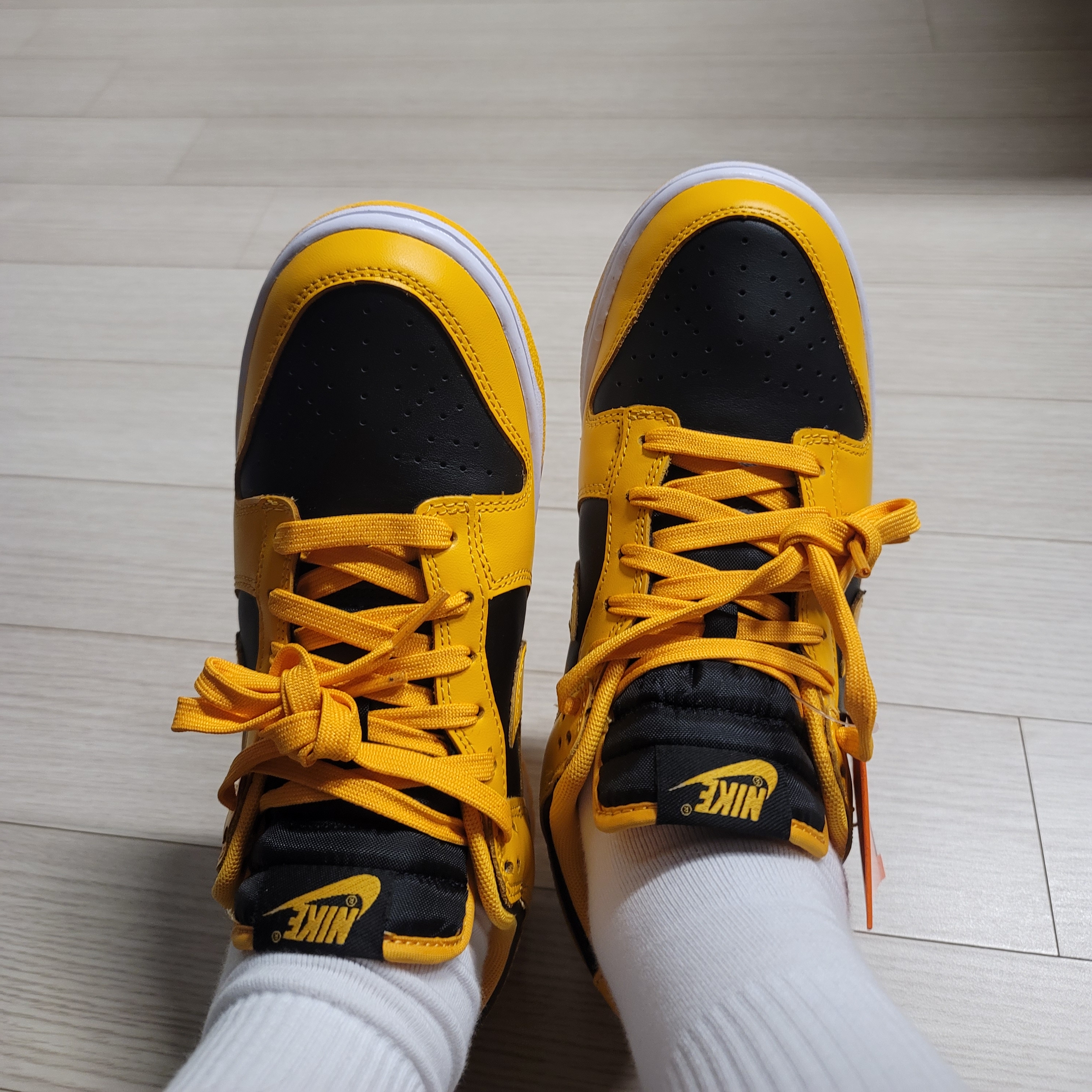 Nike Dunk Low Retro Championship Goldenrod 착용 스타일