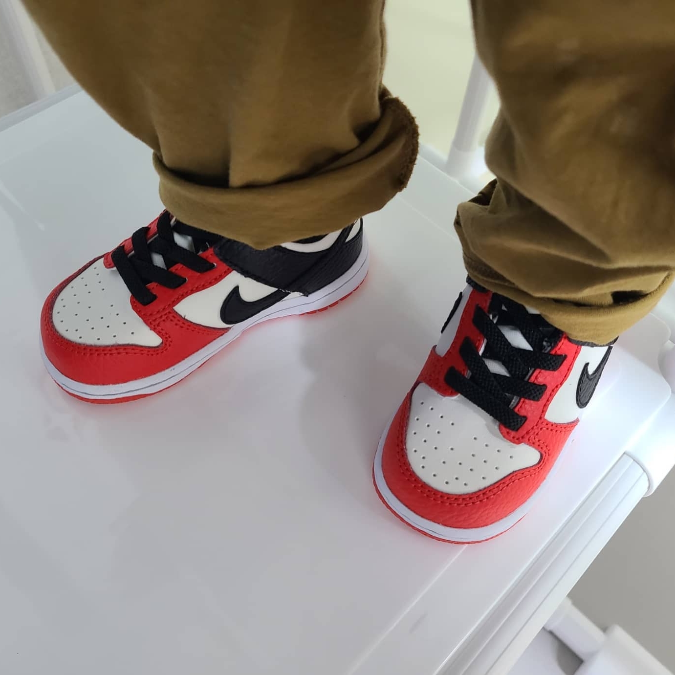 (TD) Nike x NBA Dunk Low Black and Chile Red 착용 스타일 - 4