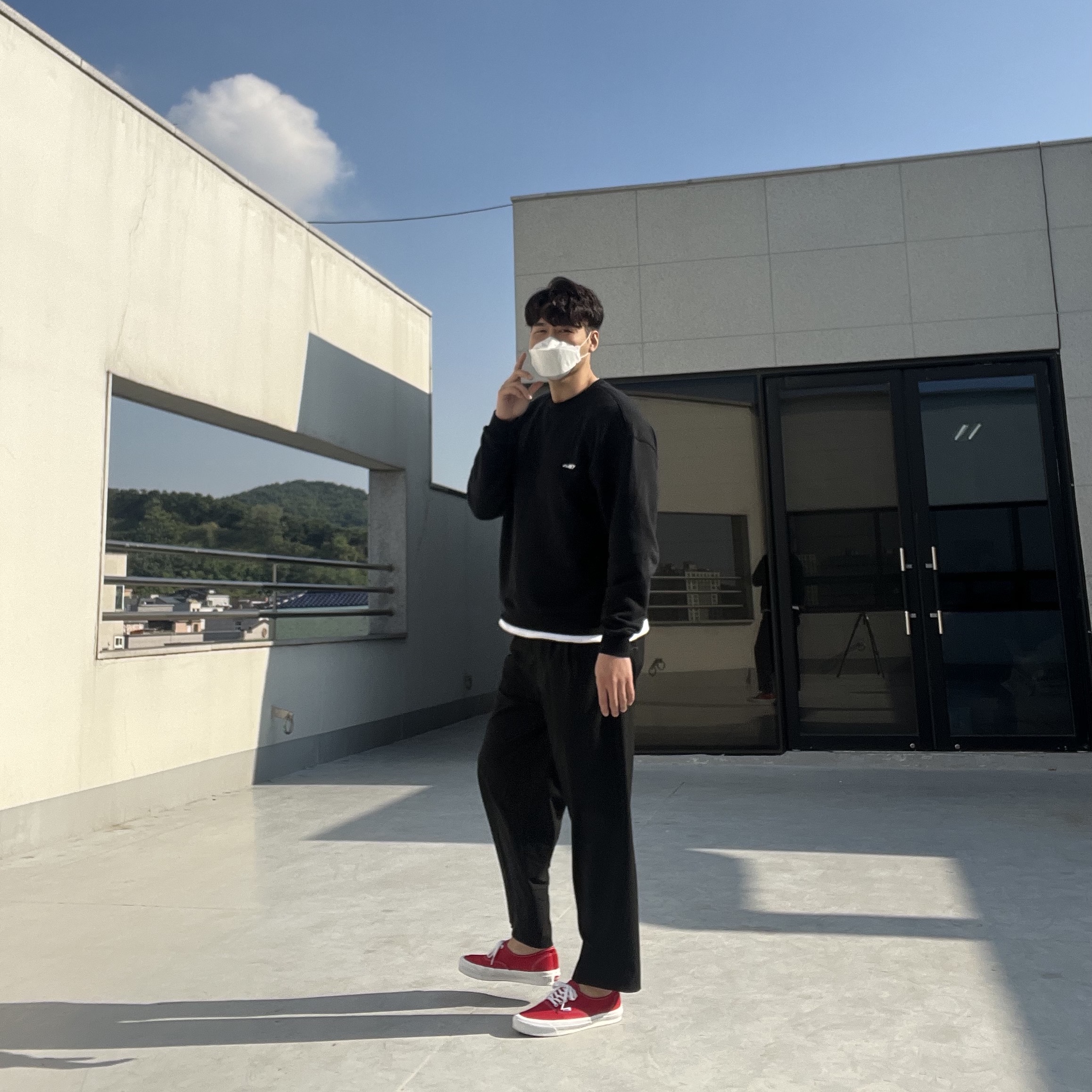 Vans Vault OG Authentic LX Red 착용 스타일 - 2