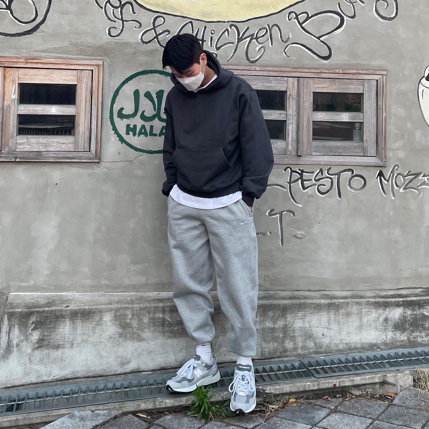 New Balance 992 Made in USA Grey - D Standard, Nike NRG Solo Swoosh Fleece Pants Dark Grey Heather - US/EU 착용 스타일