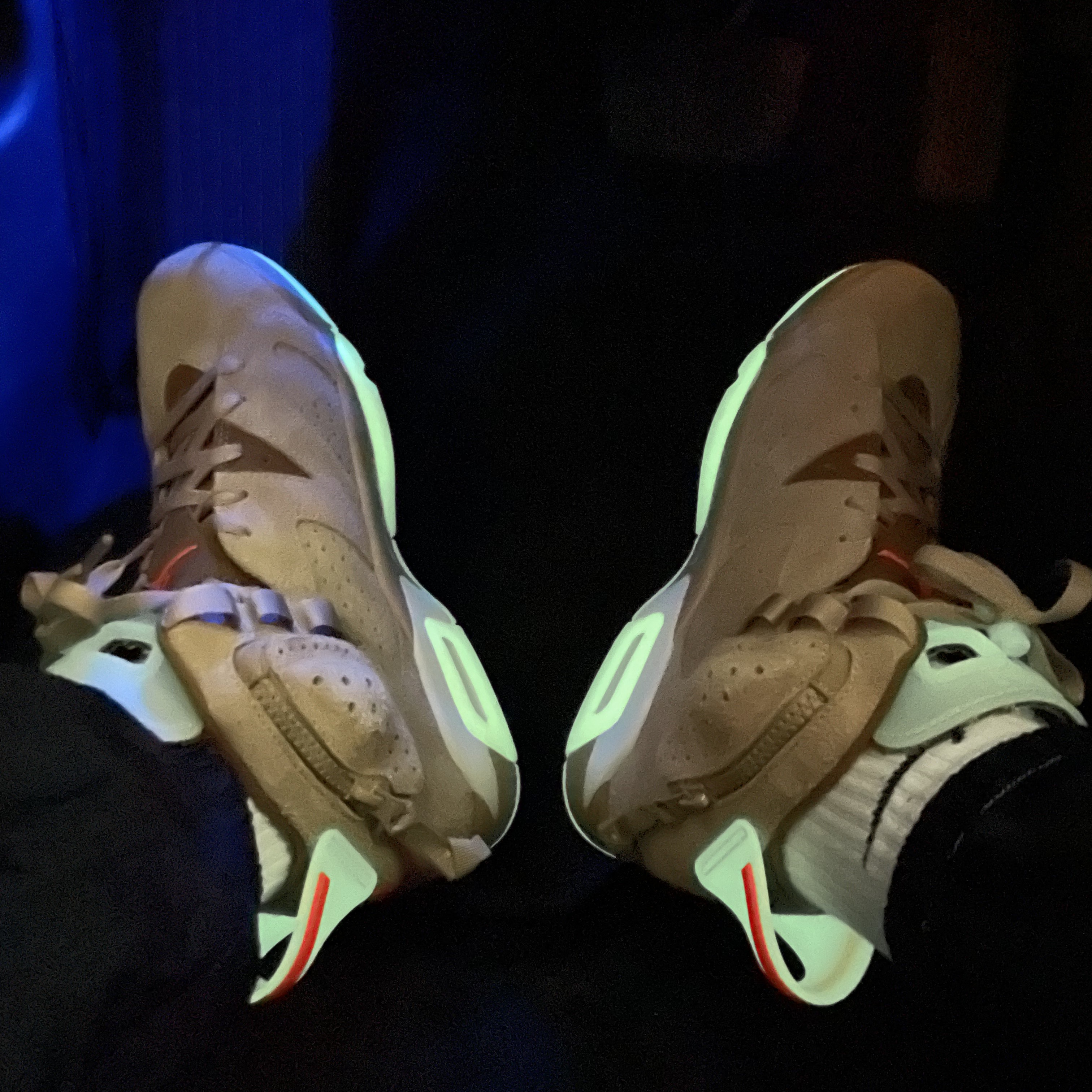 Jordan 6 x Travis Scott Retro SP British Khaki 착용 스타일 - 4
