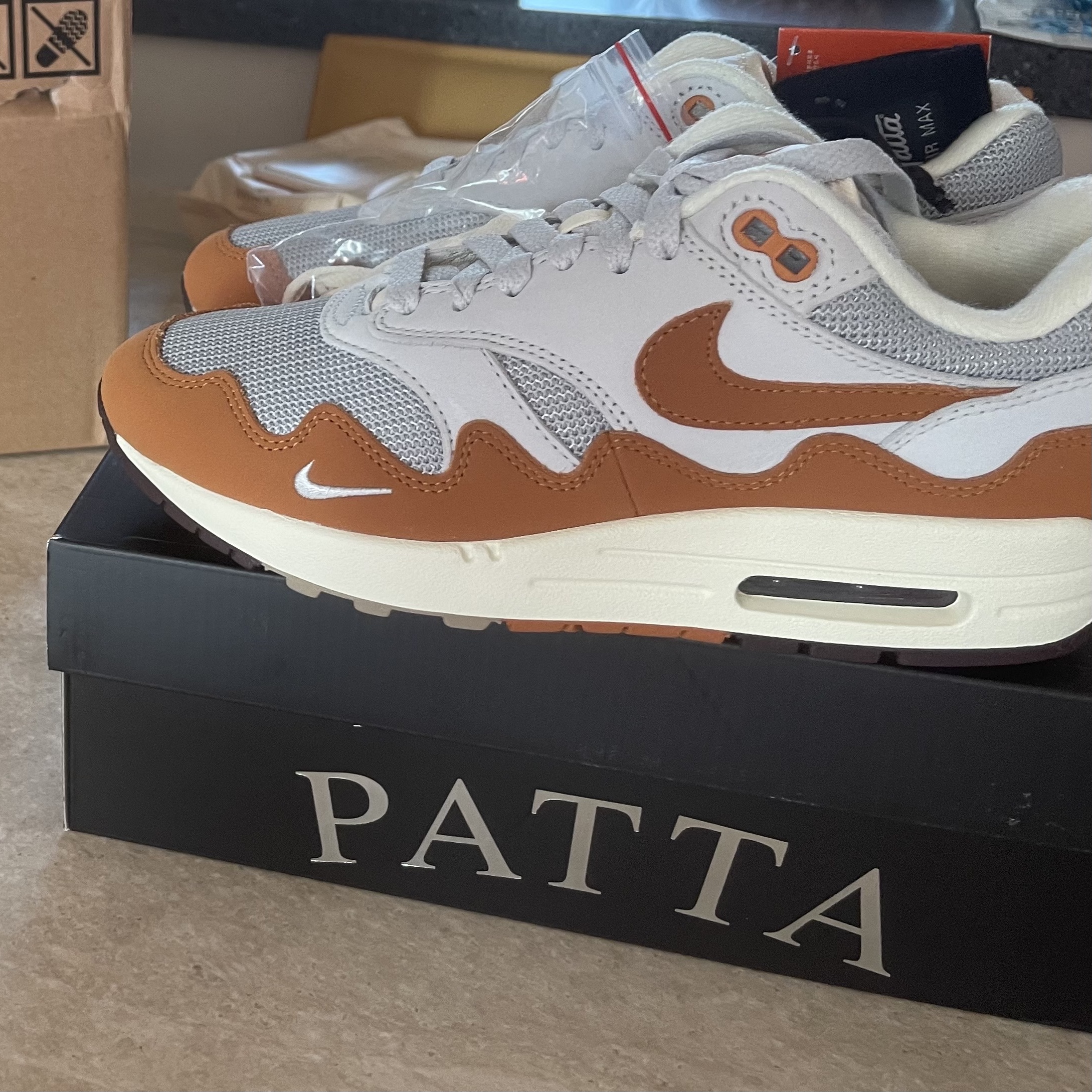Nike x Patta Air Max 1 Monarch 착용 스타일 - 2