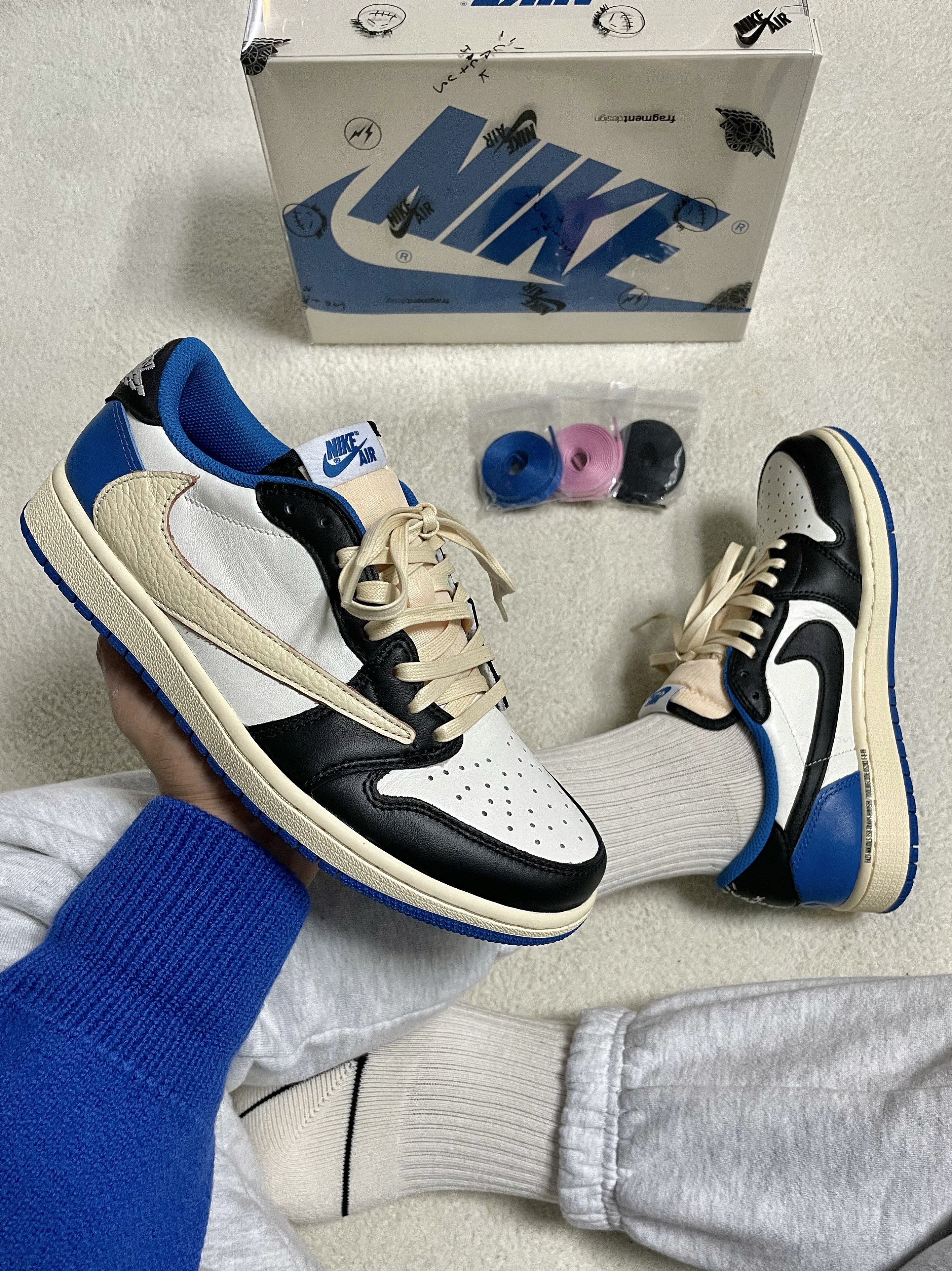 Jordan 1 x Travis Scott x Fragment Retro Low OG SP Military Blue 착용 스타일