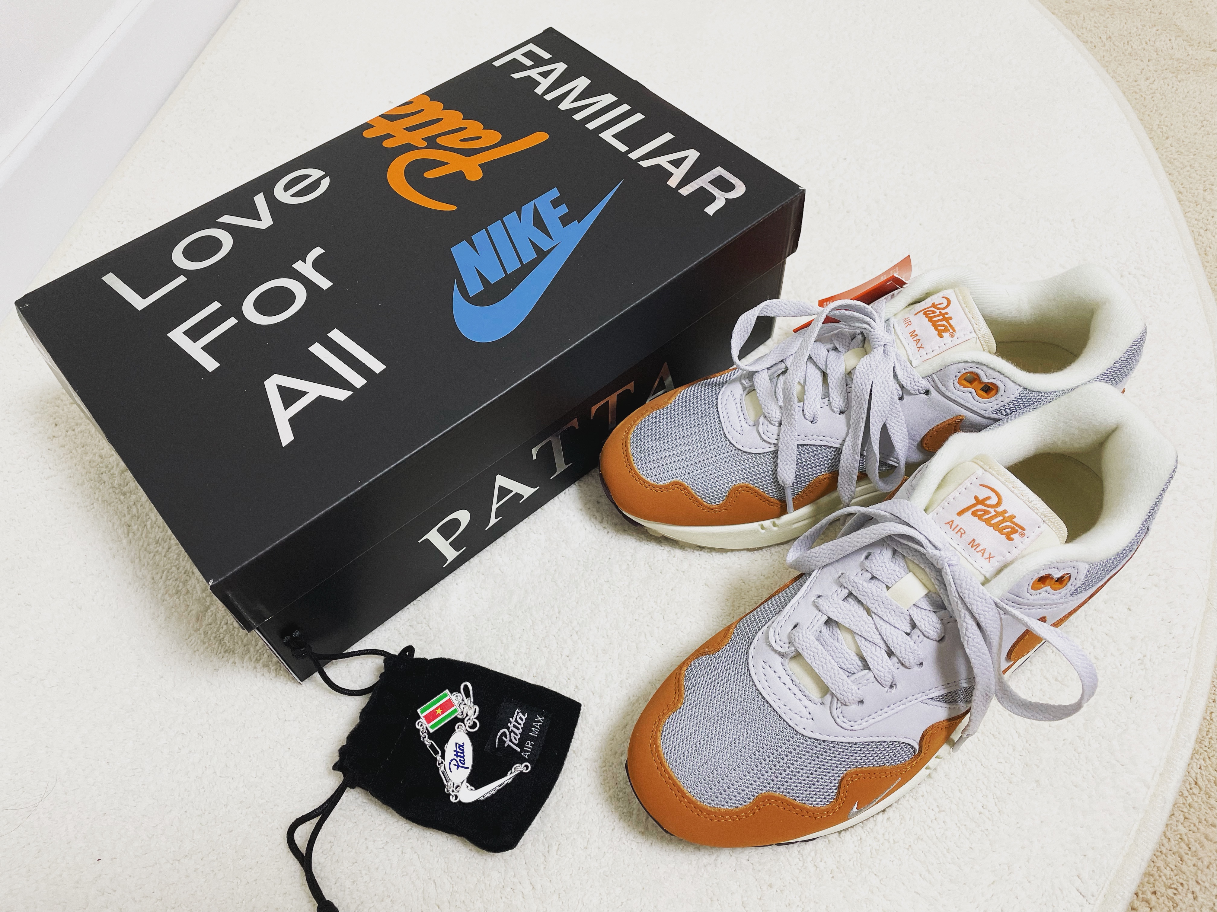 Nike x Patta Air Max 1 Monarch 착용 스타일