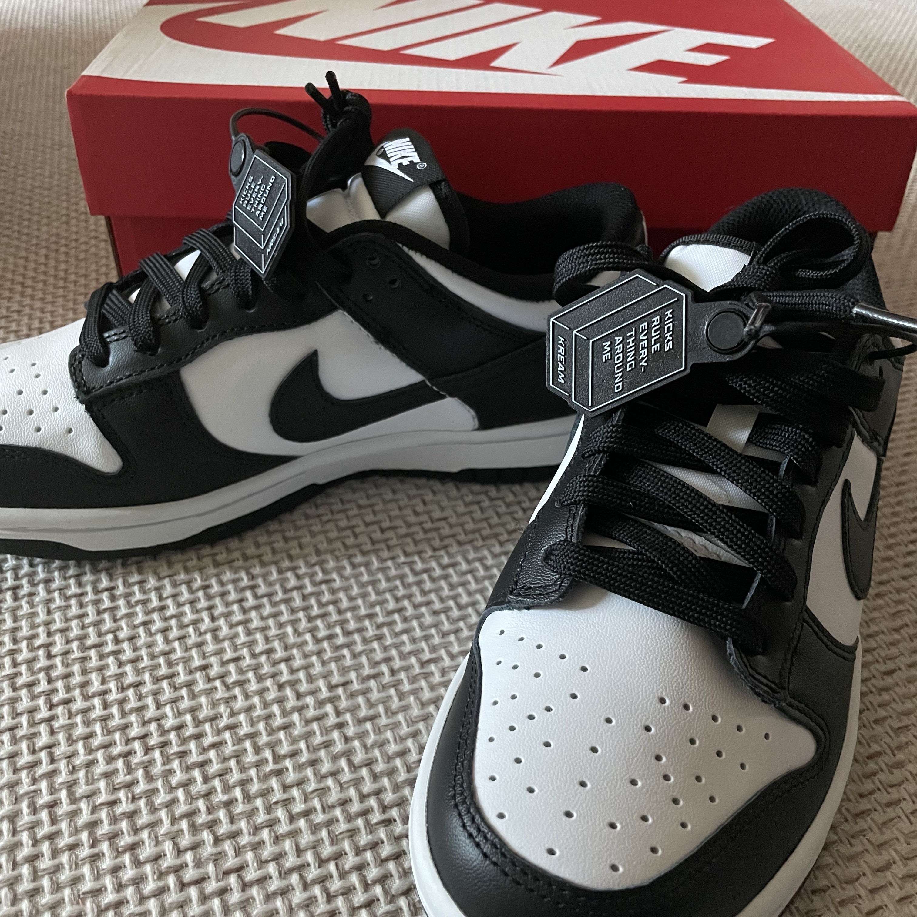 (W) Nike Dunk Low Black 착용 스타일