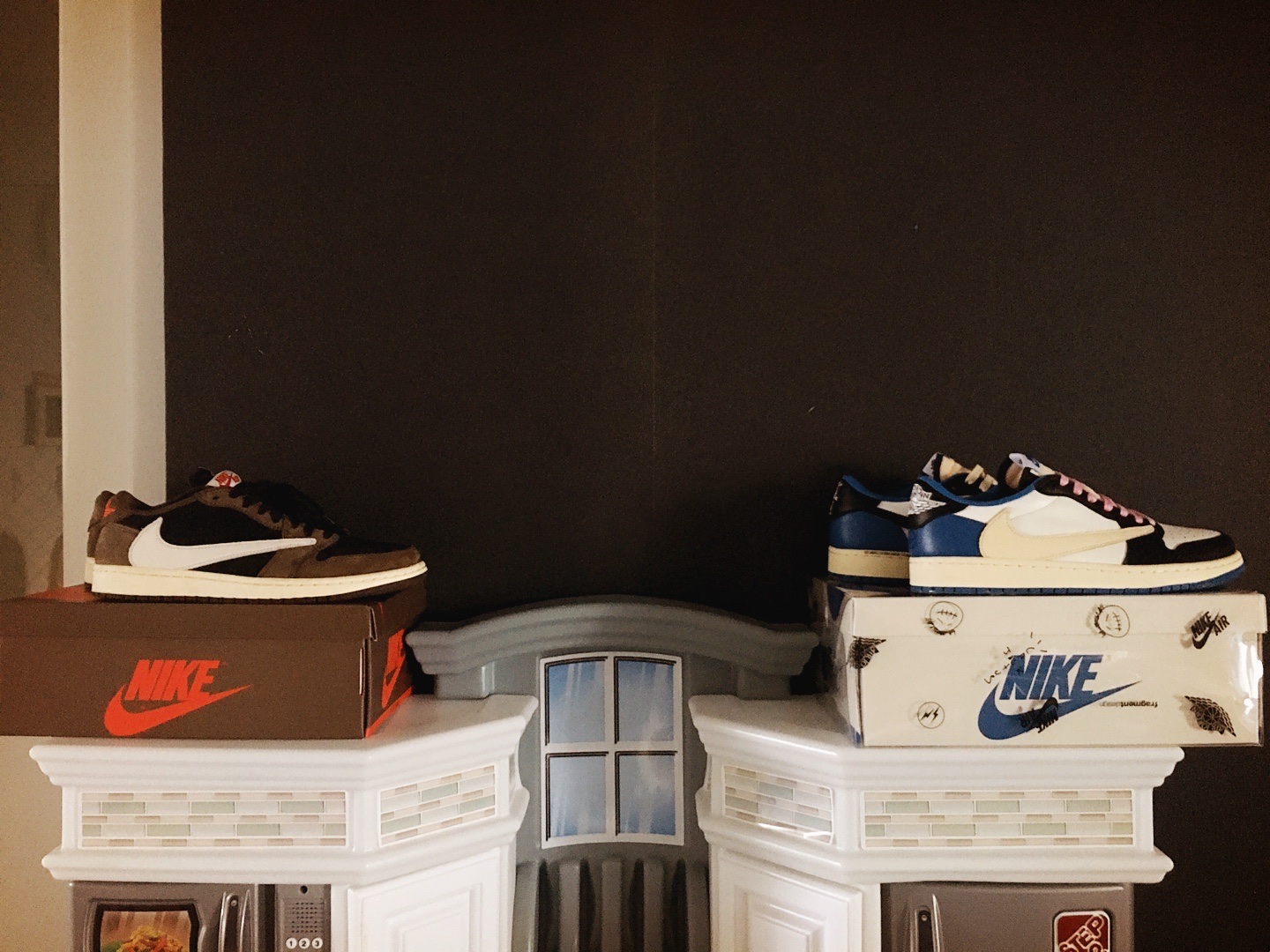 Jordan 1 x Travis Scott x Fragment Retro Low OG SP Military Blue, Jordan 1 x Travis Scott Retro Low OG SP Mocha 착용 스타일 - 1