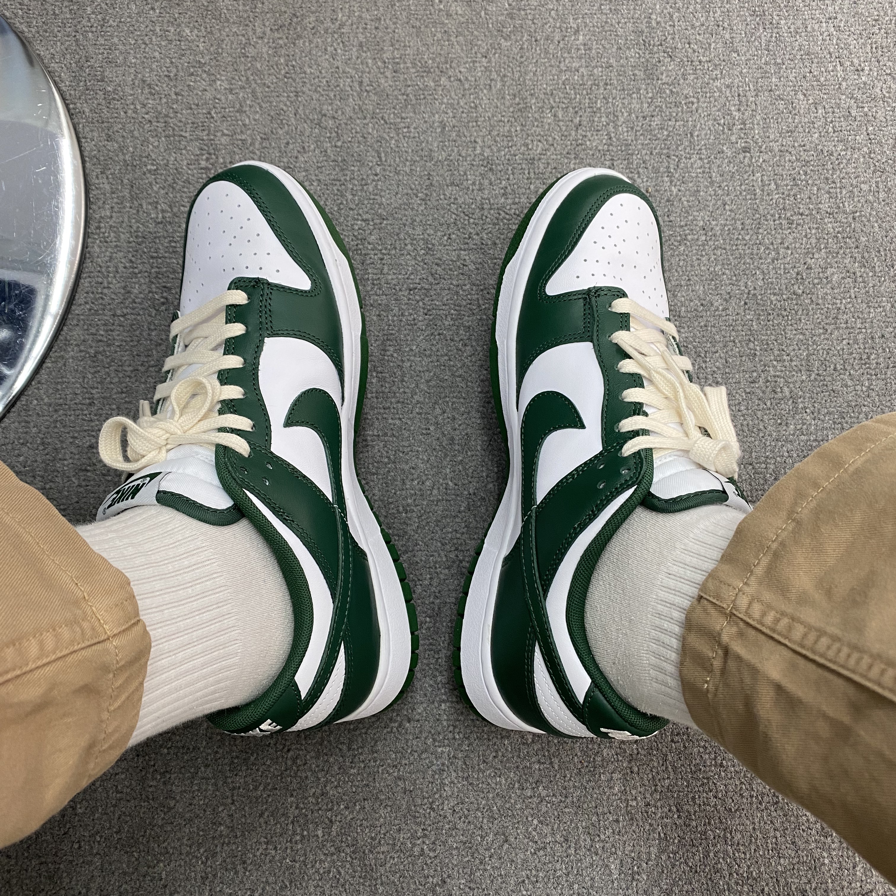 Nike Dunk Low Retro Varsity Green 착용 스타일