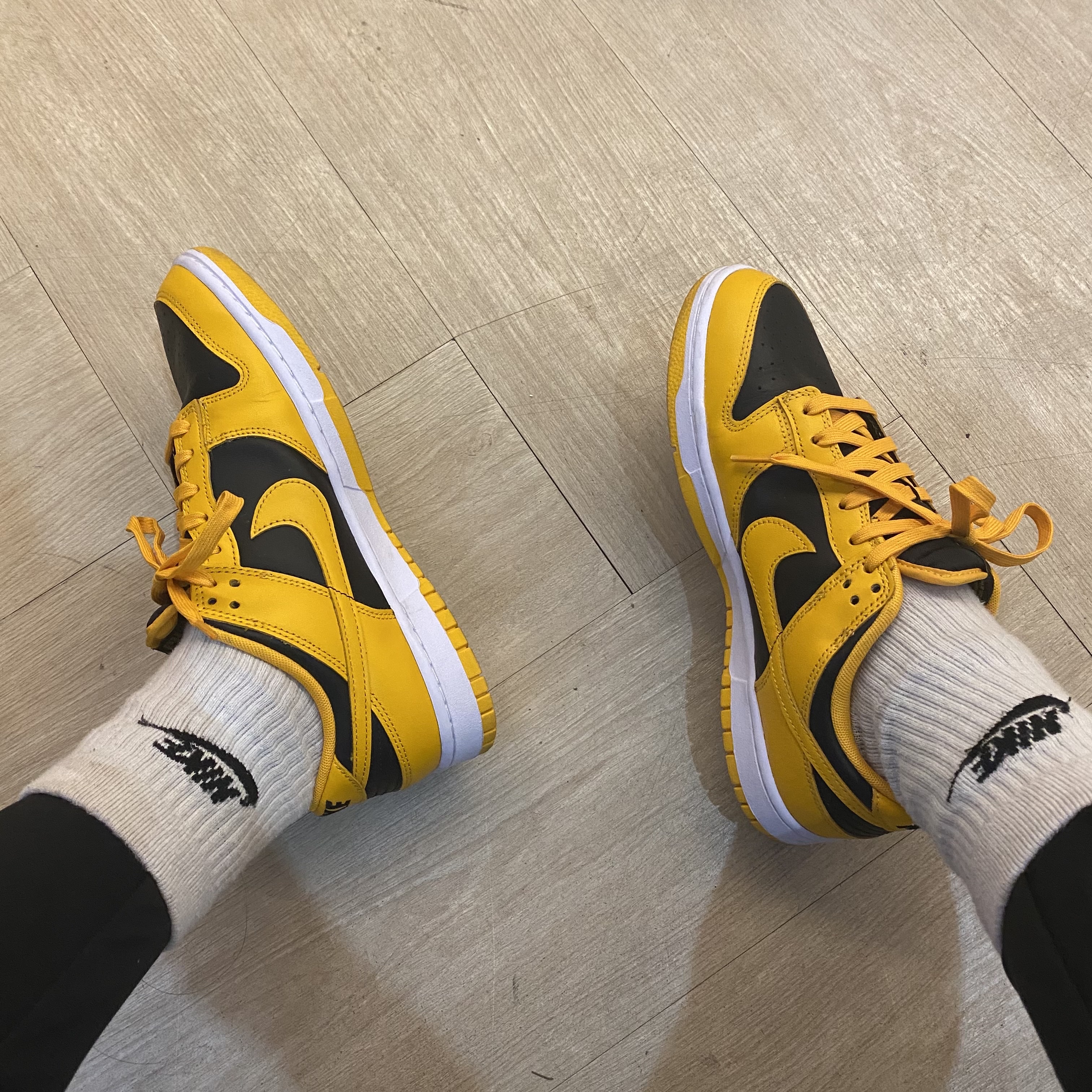 Nike Dunk Low Retro Championship Goldenrod 착용 스타일