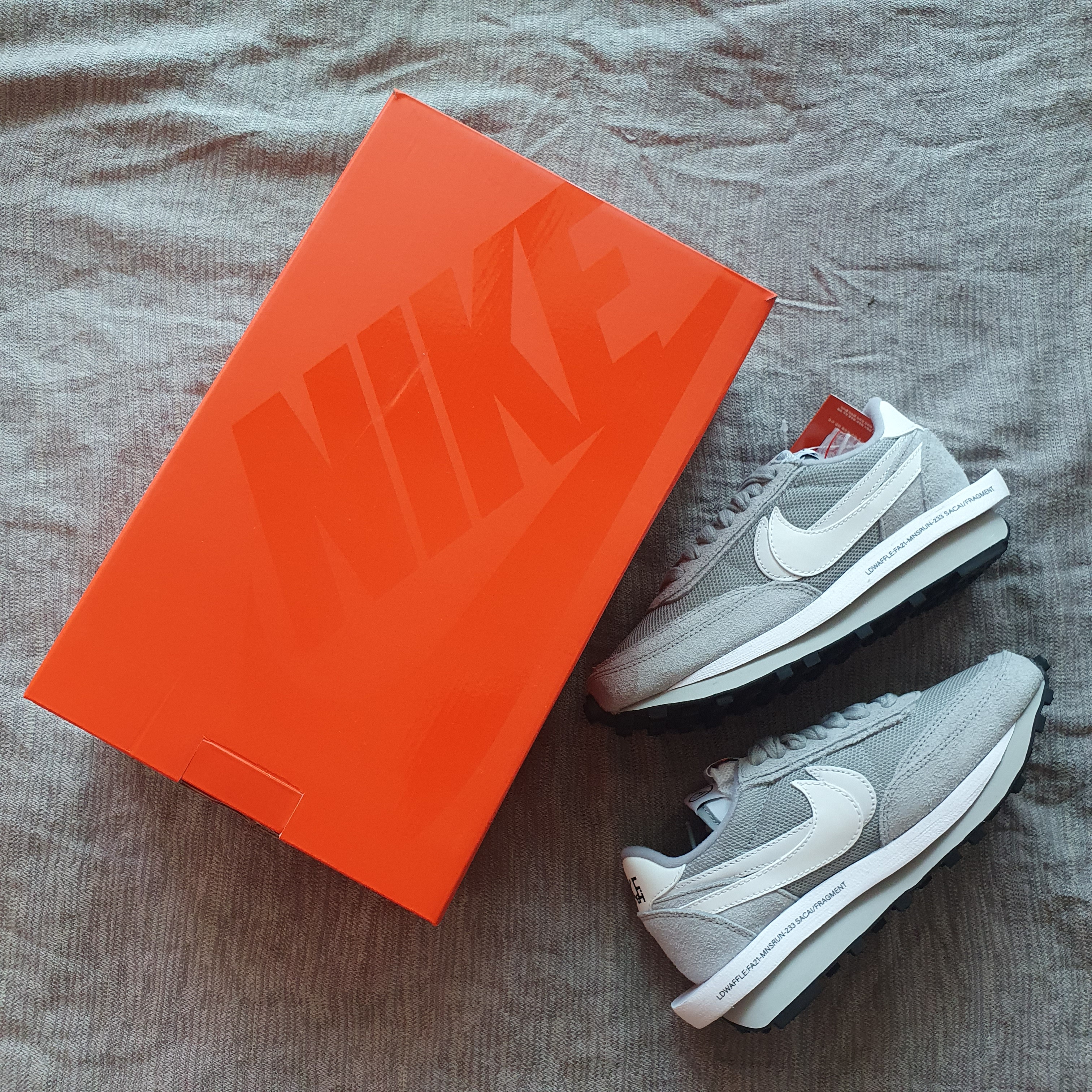 Nike x Sacai x Fragment LDWaffle Light Smoke Grey 착용 스타일 - 1