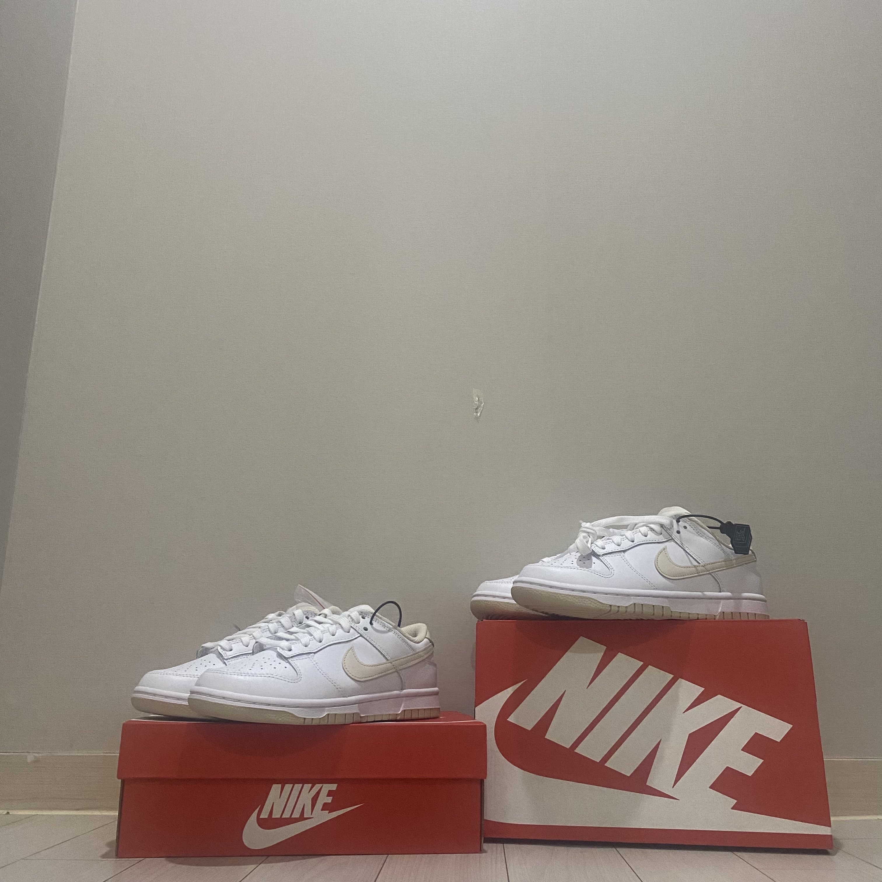 (W) Nike Dunk Low Pearl White 착용 스타일 - 1