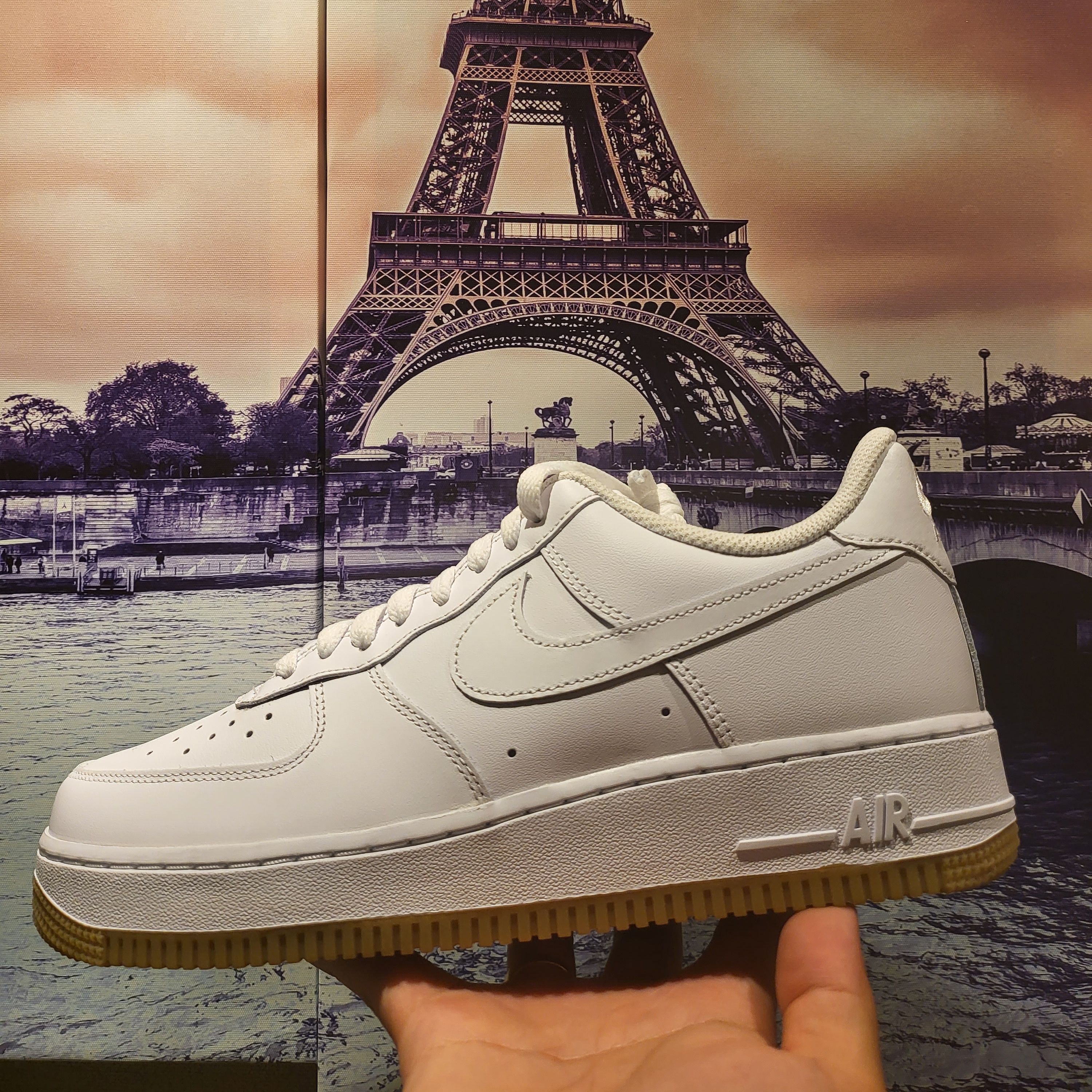 Nike Air Force 1 '07 White Gum Light Brown 착용 스타일 - 3