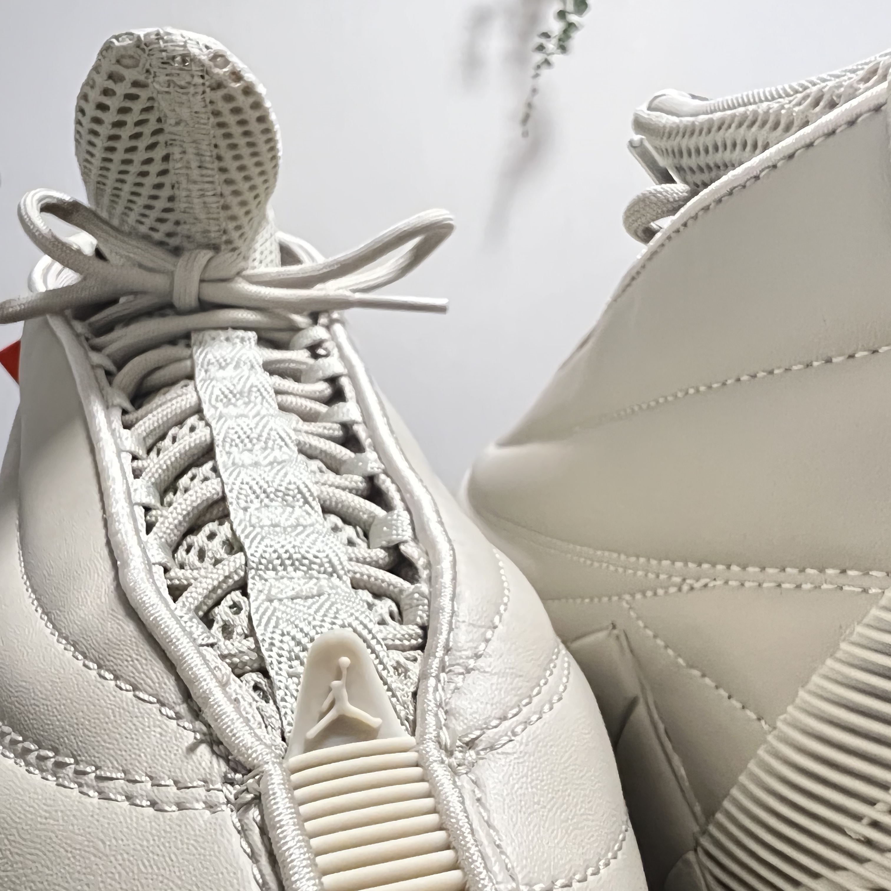(W) Jordan 15 x Billie Eilish Retro SP Beige 착용 스타일 - 4