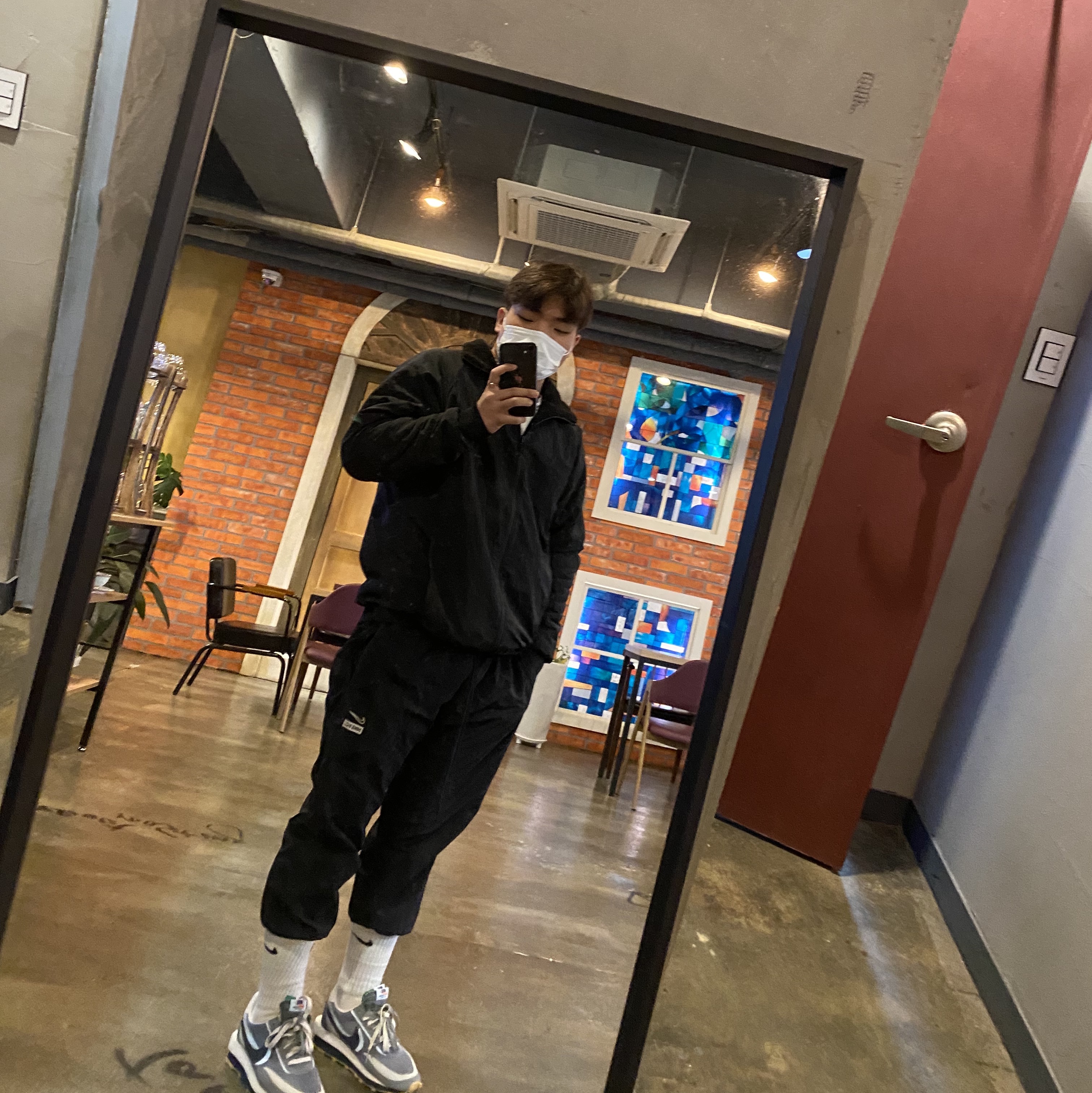 Nike x Sacai x Clot LDWaffle Cool Grey, Nike Big Swoosh Full Zip Jacket Black Volt 착용 스타일
