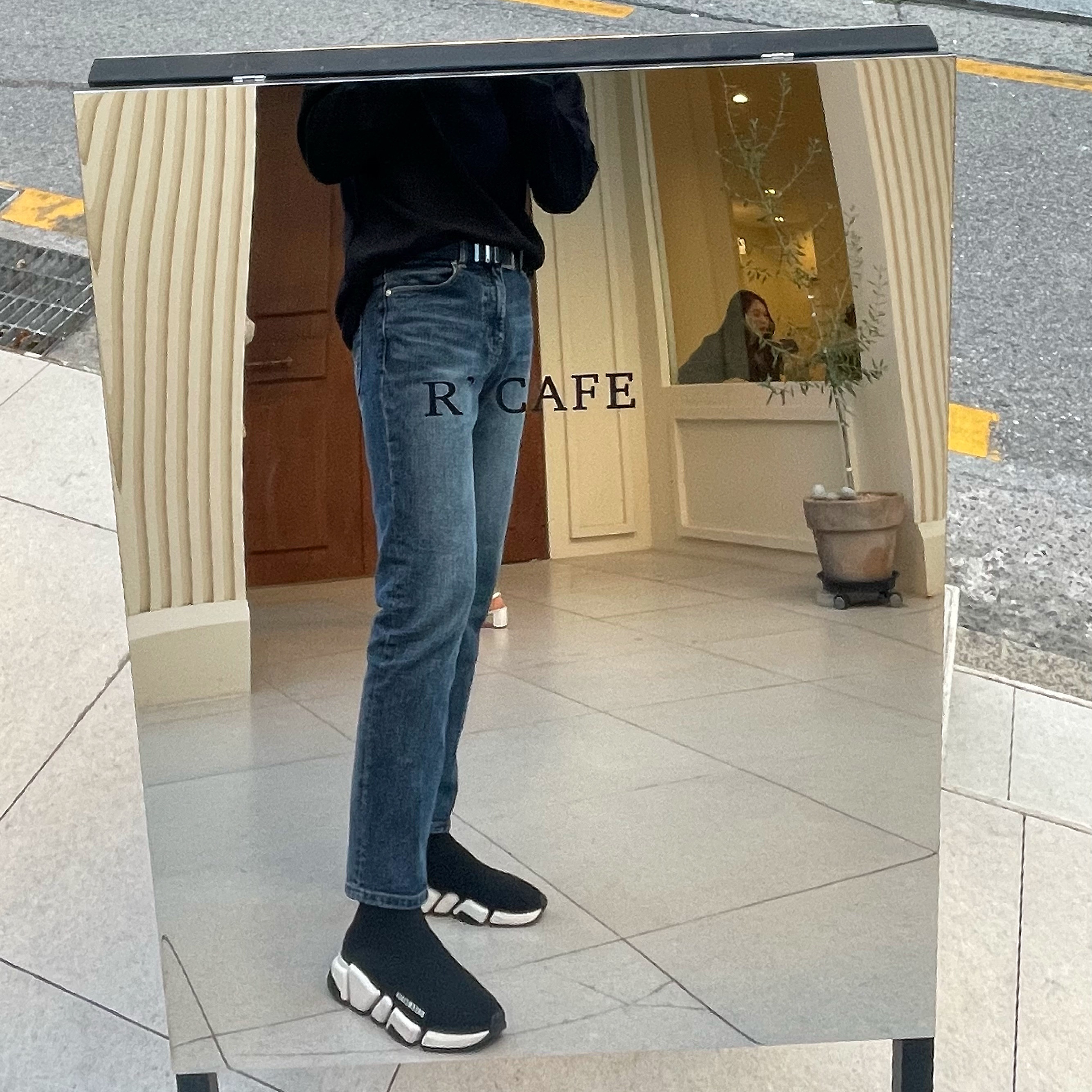 Balenciaga Speed 2.0 Trainer Black Knit White Sole 2021 착용 스타일