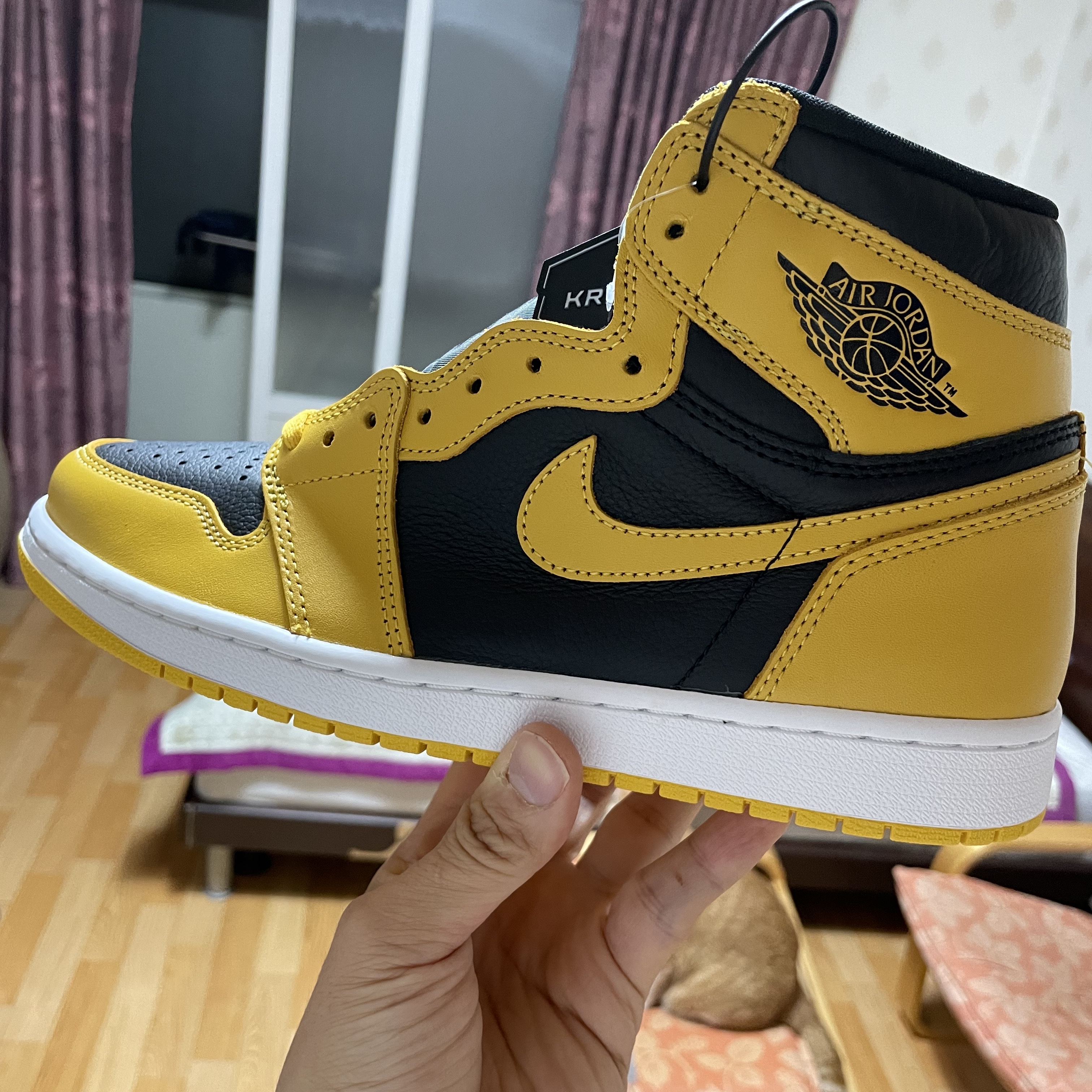 Jordan 1 Retro High OG Pollen 착용 스타일 - 1