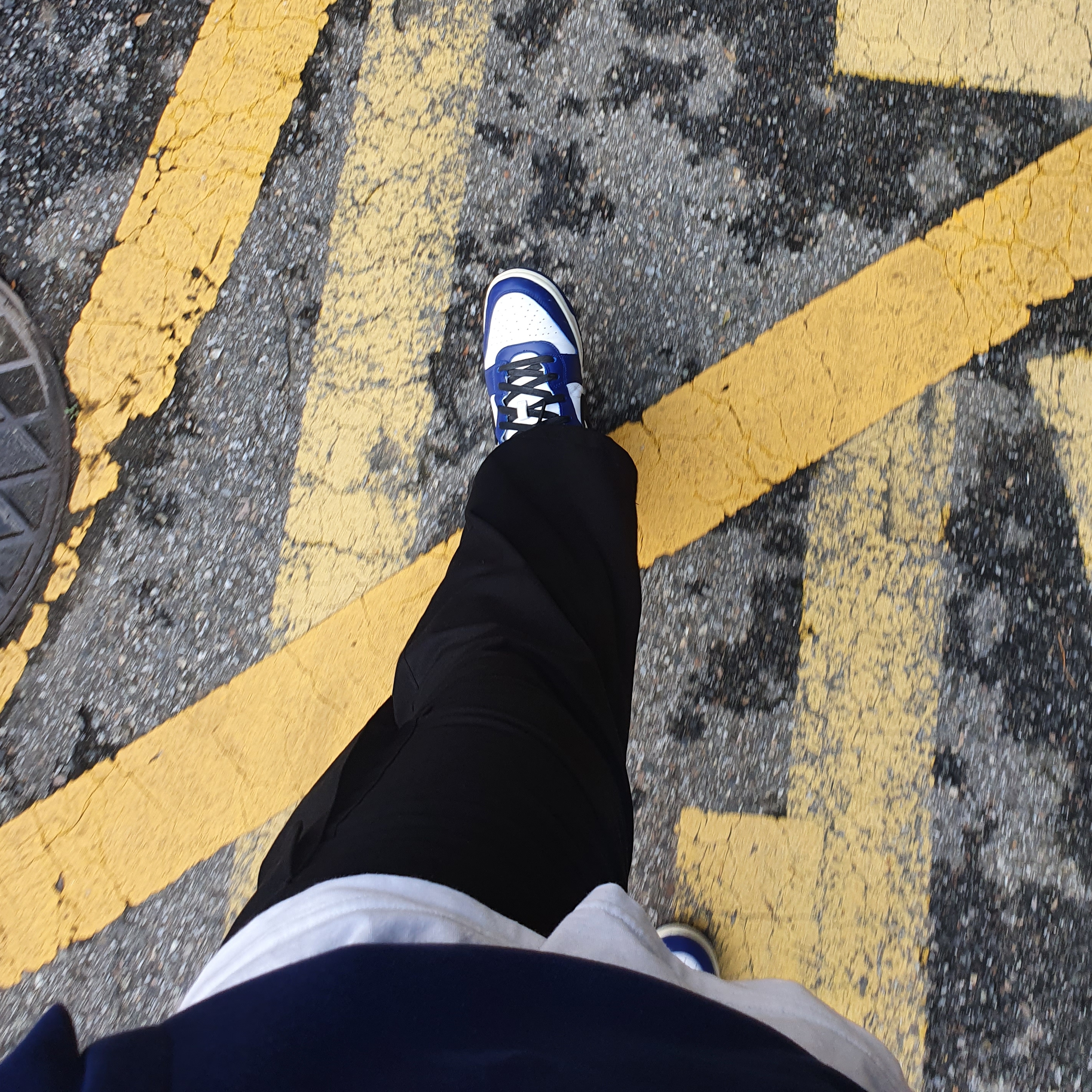Nike x Drake Nocta Cardinal Stock Essential Hoodie Navy - US/EU, Nike x Ambush Dunk High Deep Royal Blue 착용 스타일