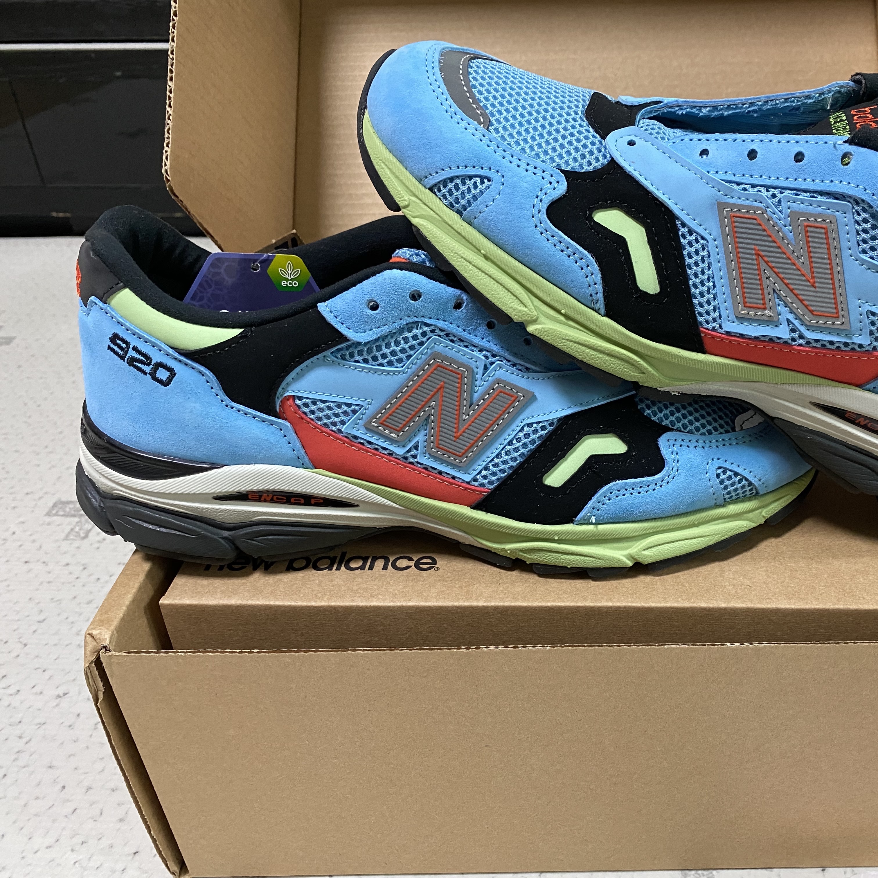New Balance 920 Made in UK Blue Red 착용 스타일 - 2