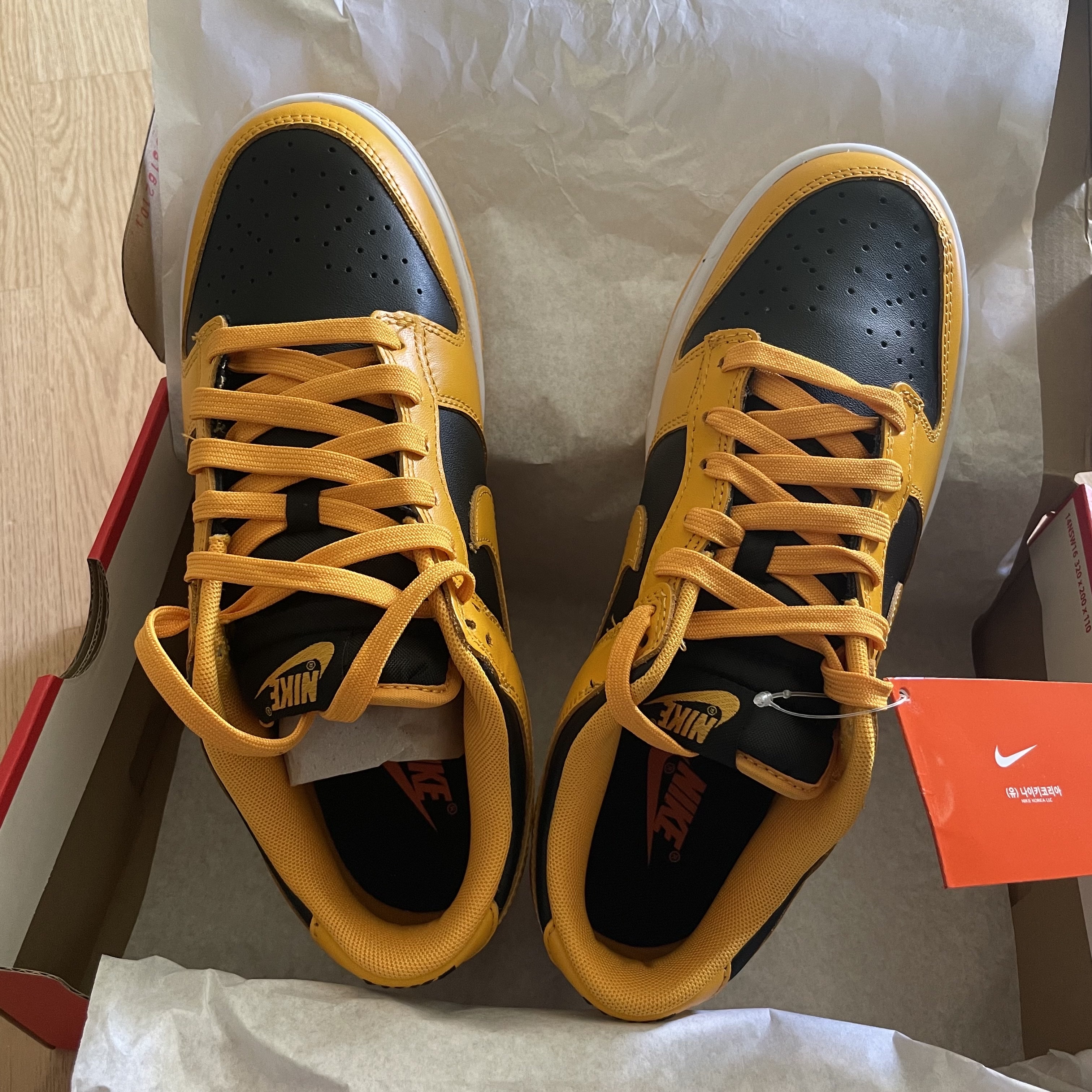 Nike Dunk Low Retro Championship Goldenrod 착용 스타일
