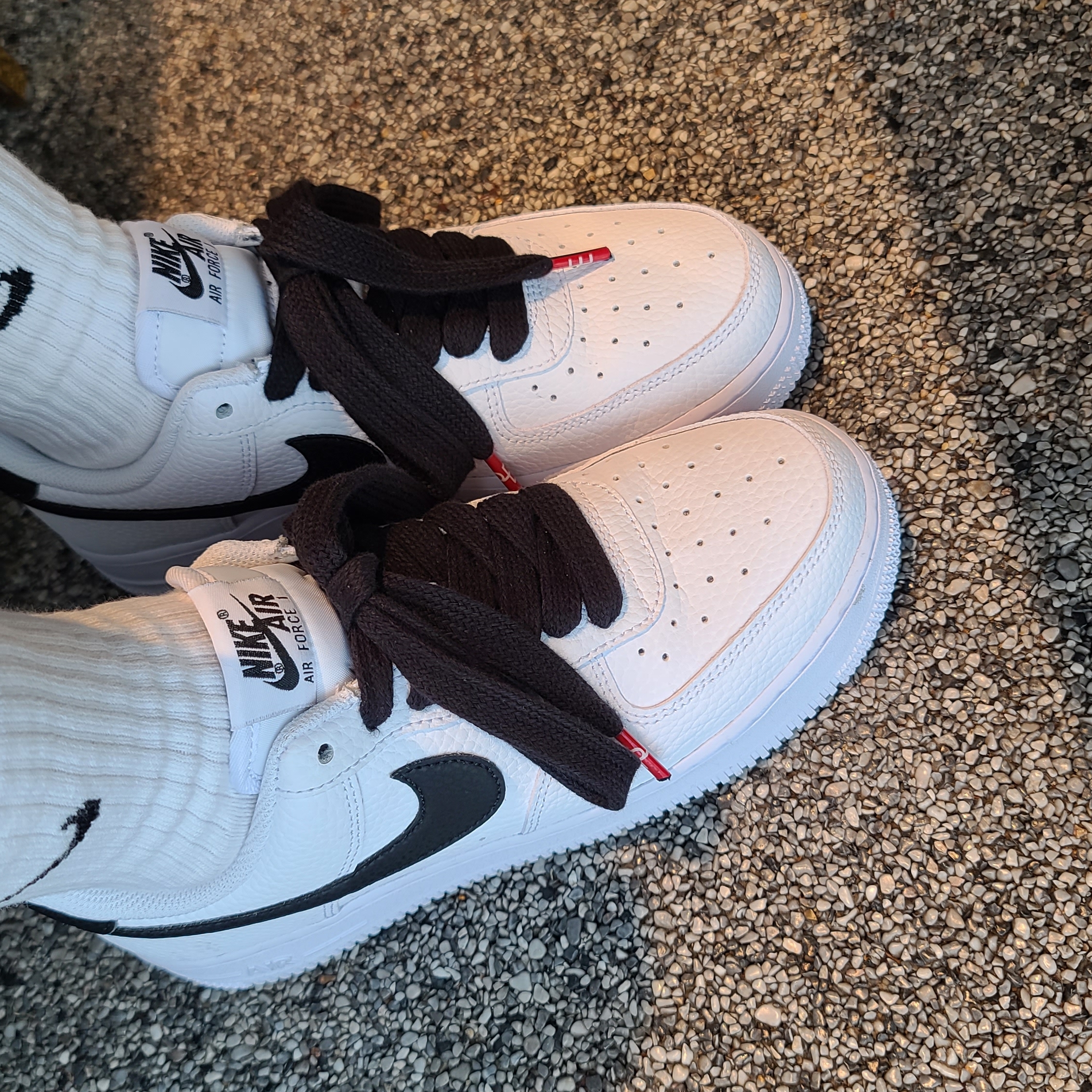 Nike Air Force 1 '07 White Black 착용 스타일 - 2