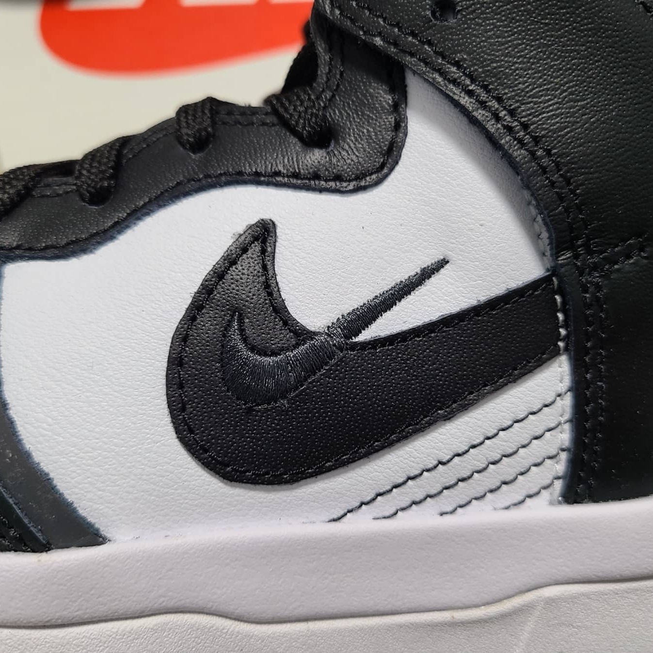 (W) Nike Dunk High Up Black and White 착용 스타일 - 3